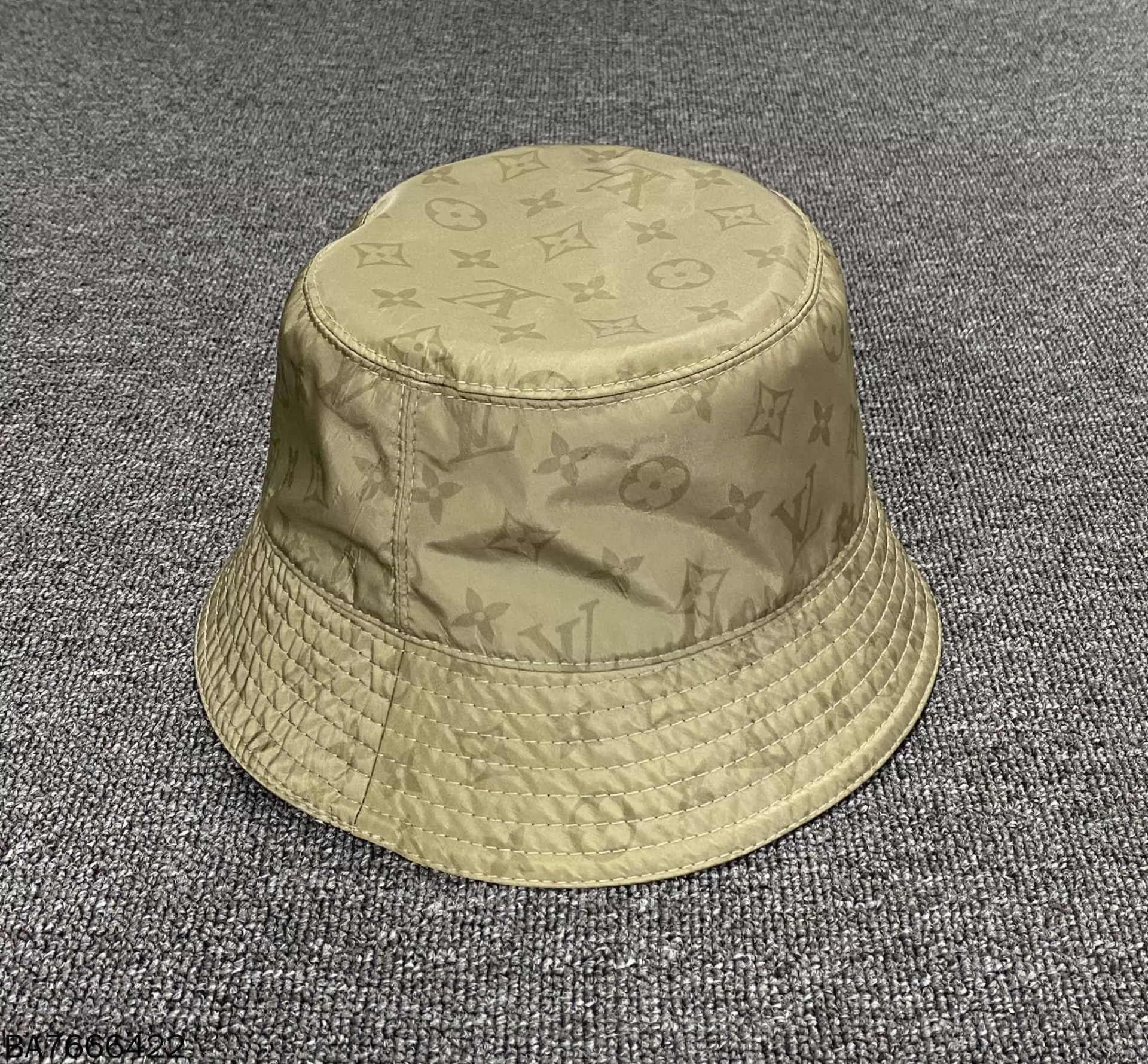 Louis Vuitton LV 2-sided Monogram all-over bucket hat Black/Green Size ONE SIZE - 1 Thumbnail