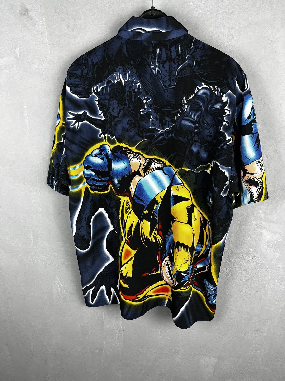 Marvel Comics × Vintage Vintage 2001 button shirt crazy wolverine graphics rare L Size US L / EU 52-54 / 3 - 7 Thumbnail