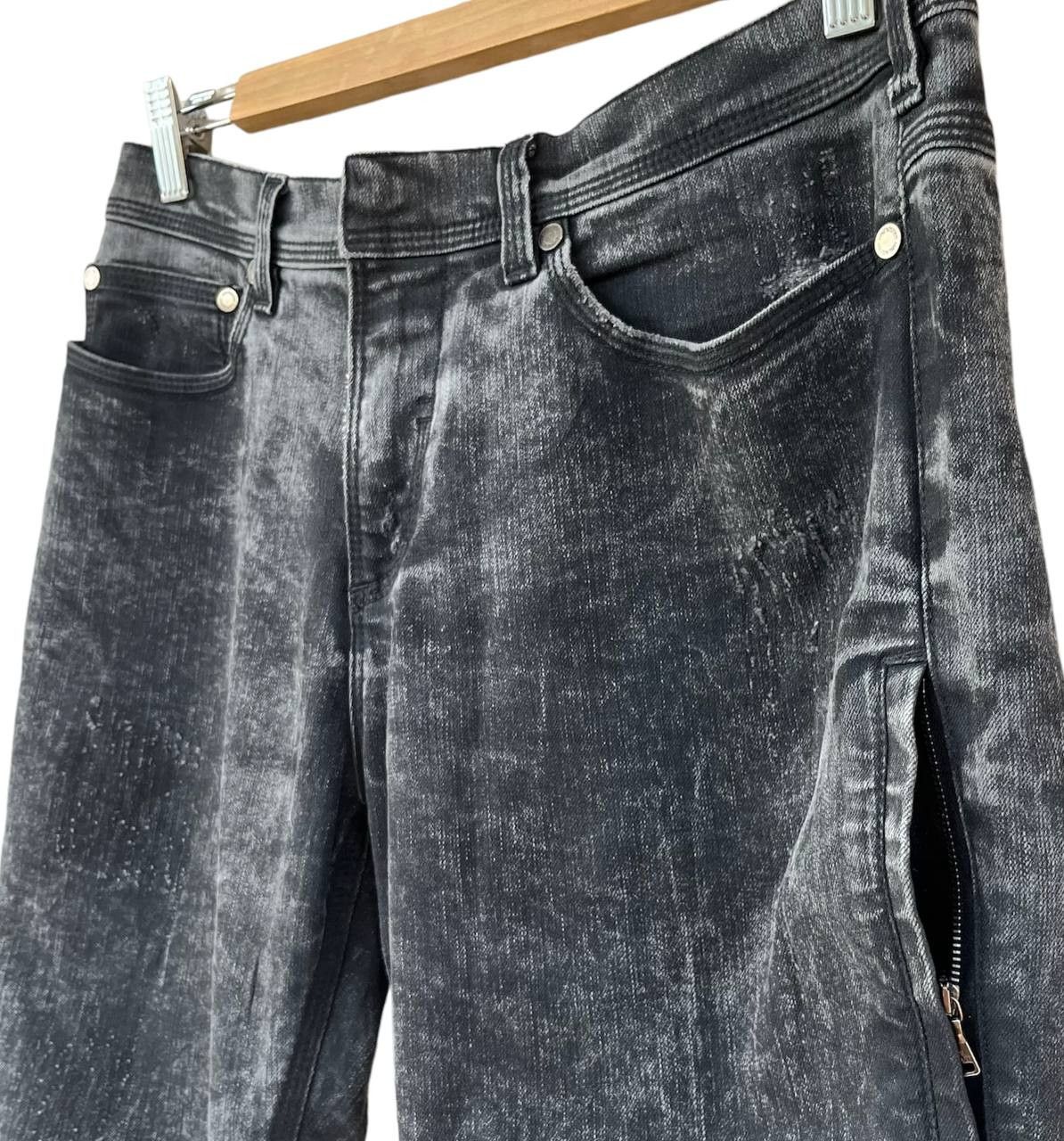 Neil Barrett Neil Barret special garment jeans Size US 32 / EU 48 - 2 Thumbnail