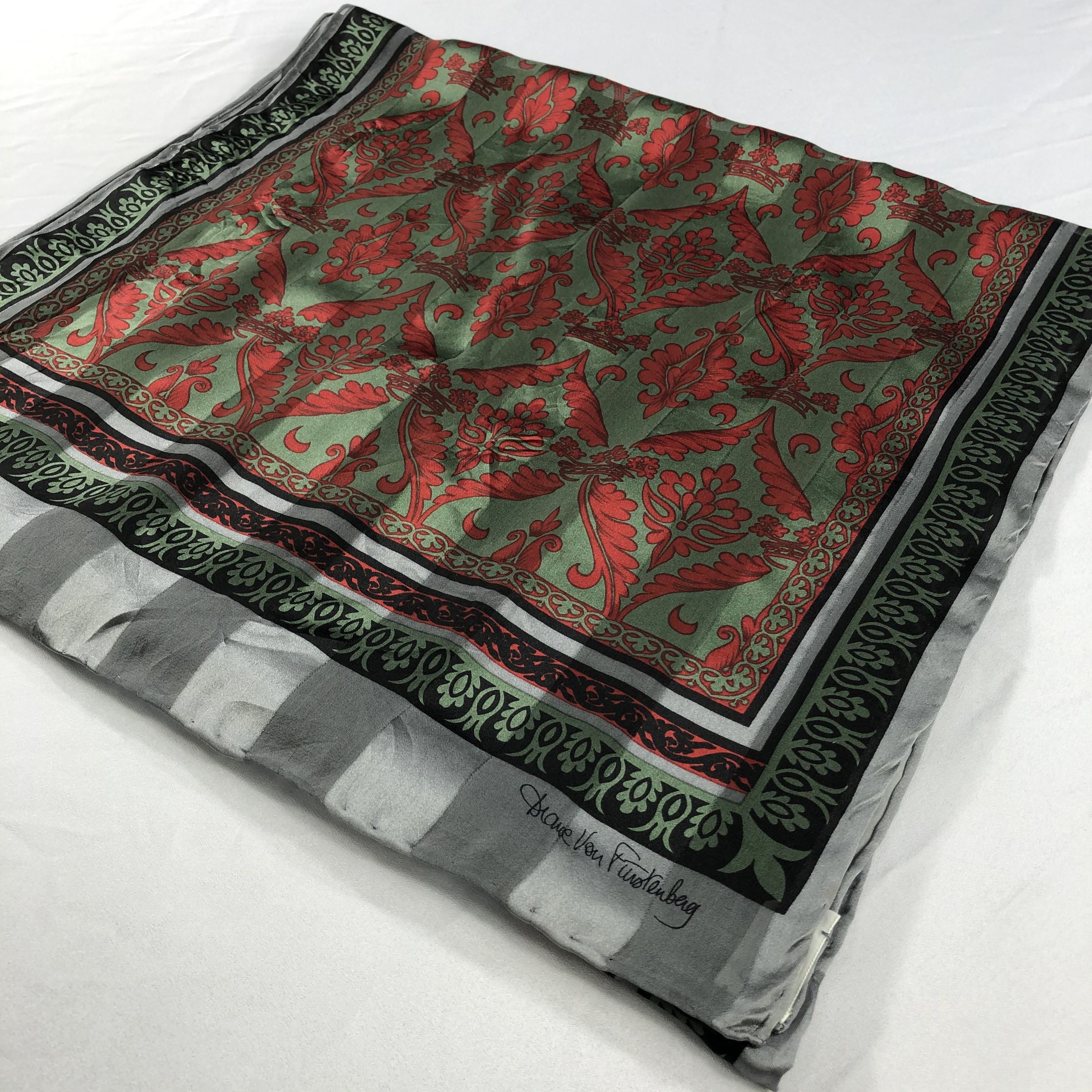 Diane von Furstenberg × Vintage Vintage Diane Von Furstenberg Silk Scarf Size ONE SIZE - 4 Thumbnail
