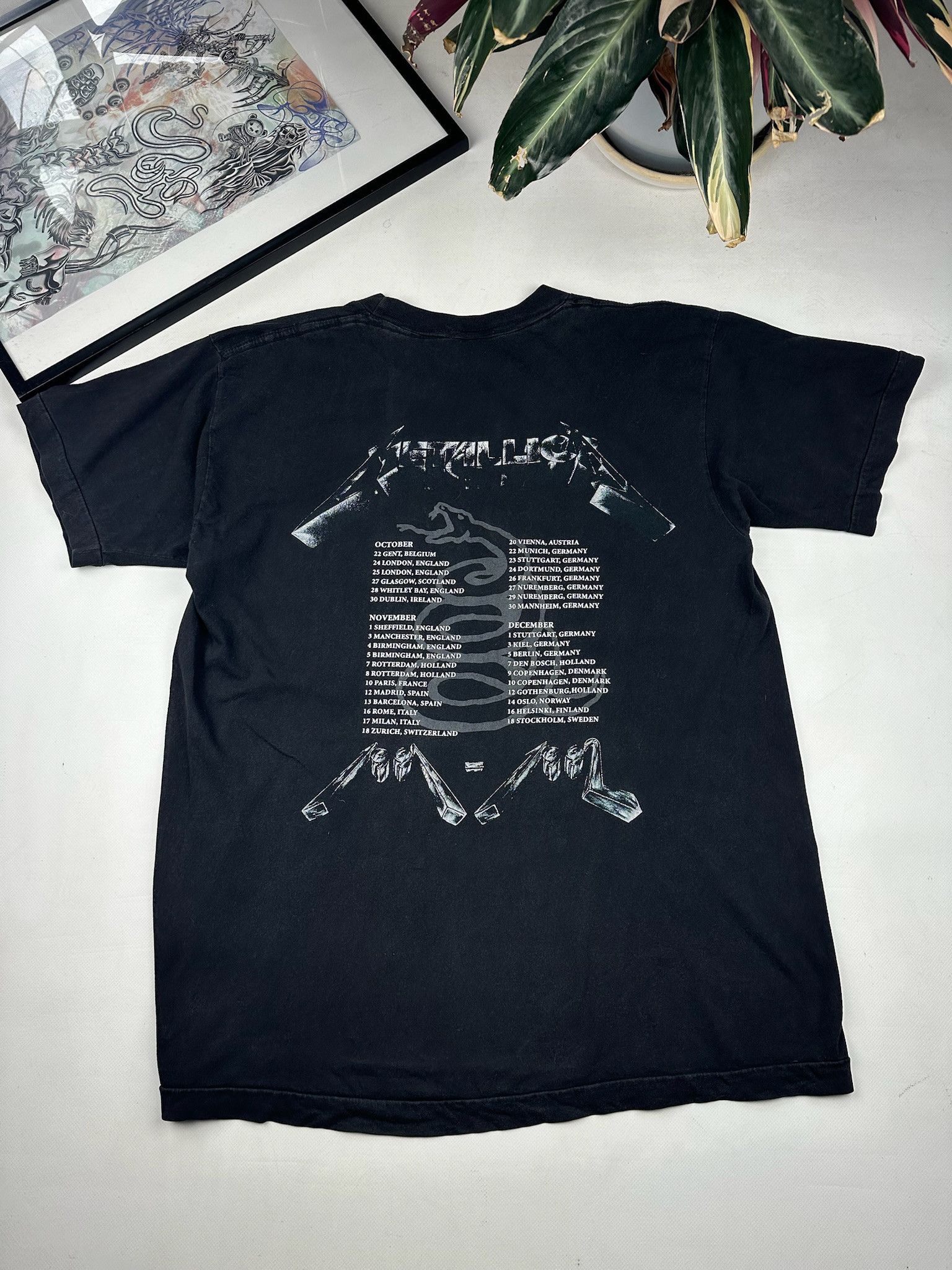 Band Tees Vintage Metallica Black Album Tee Size US L / EU 52-54 / 3 - 5 Thumbnail