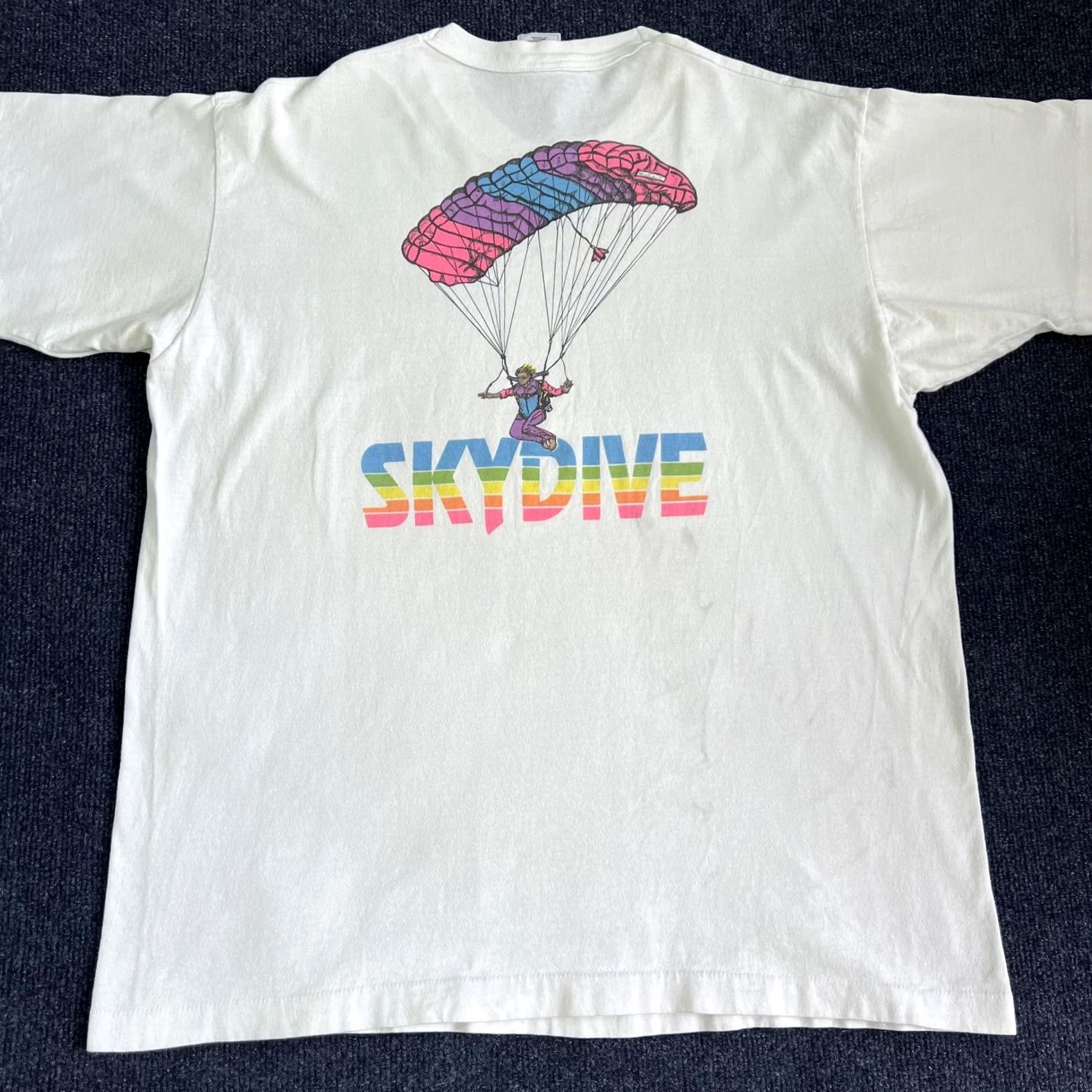 Fruit Of The Loom VINTAGE Skydive Shirt Mens XL White Parachute Graphic Fruit Loom 80s 90s Size US XL / EU 56 / 4 - 2 Thumbnail