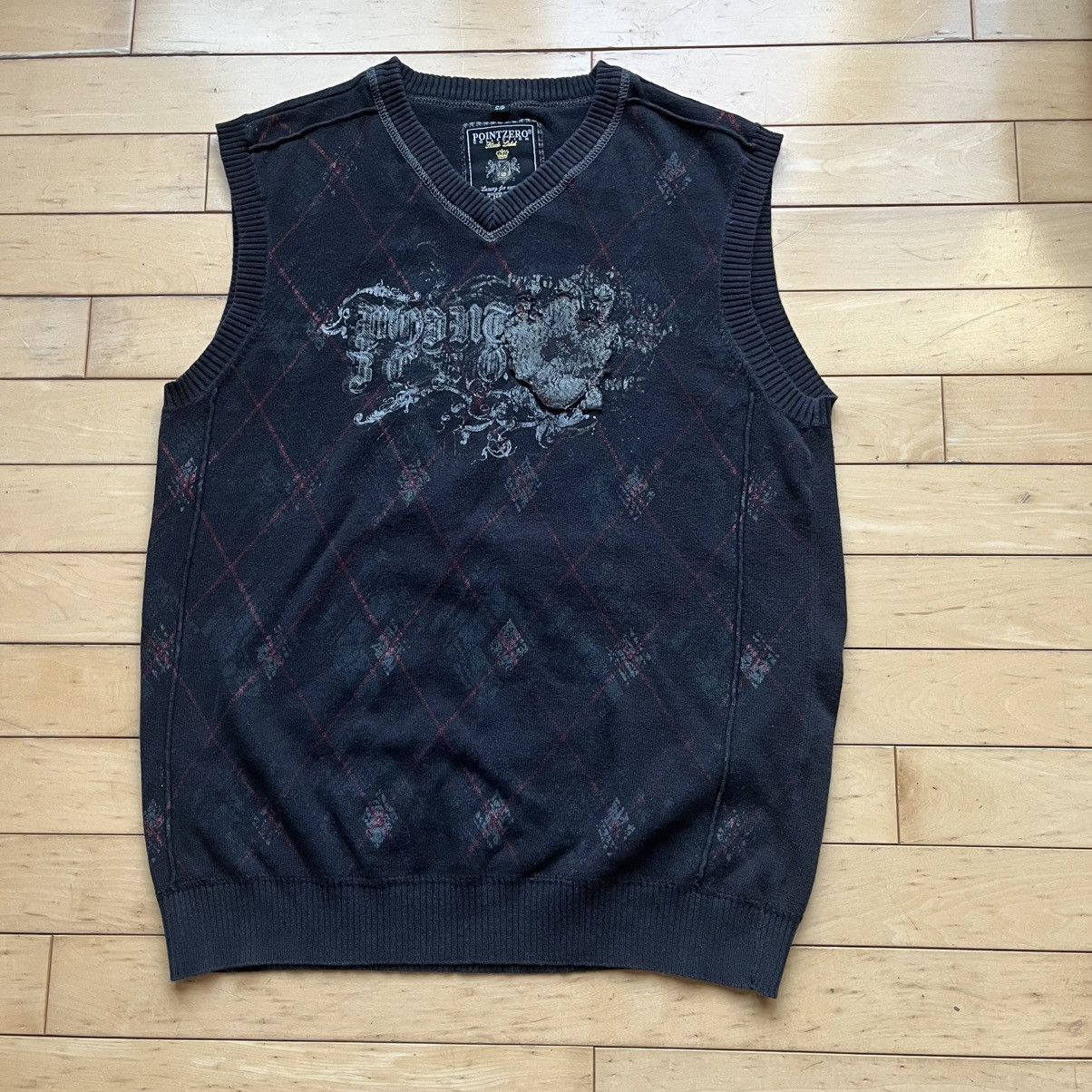 Vintage Black and Red Vintage Point Zero sweater vest Size US S / EU 44-46 / 1 - 1 Thumbnail