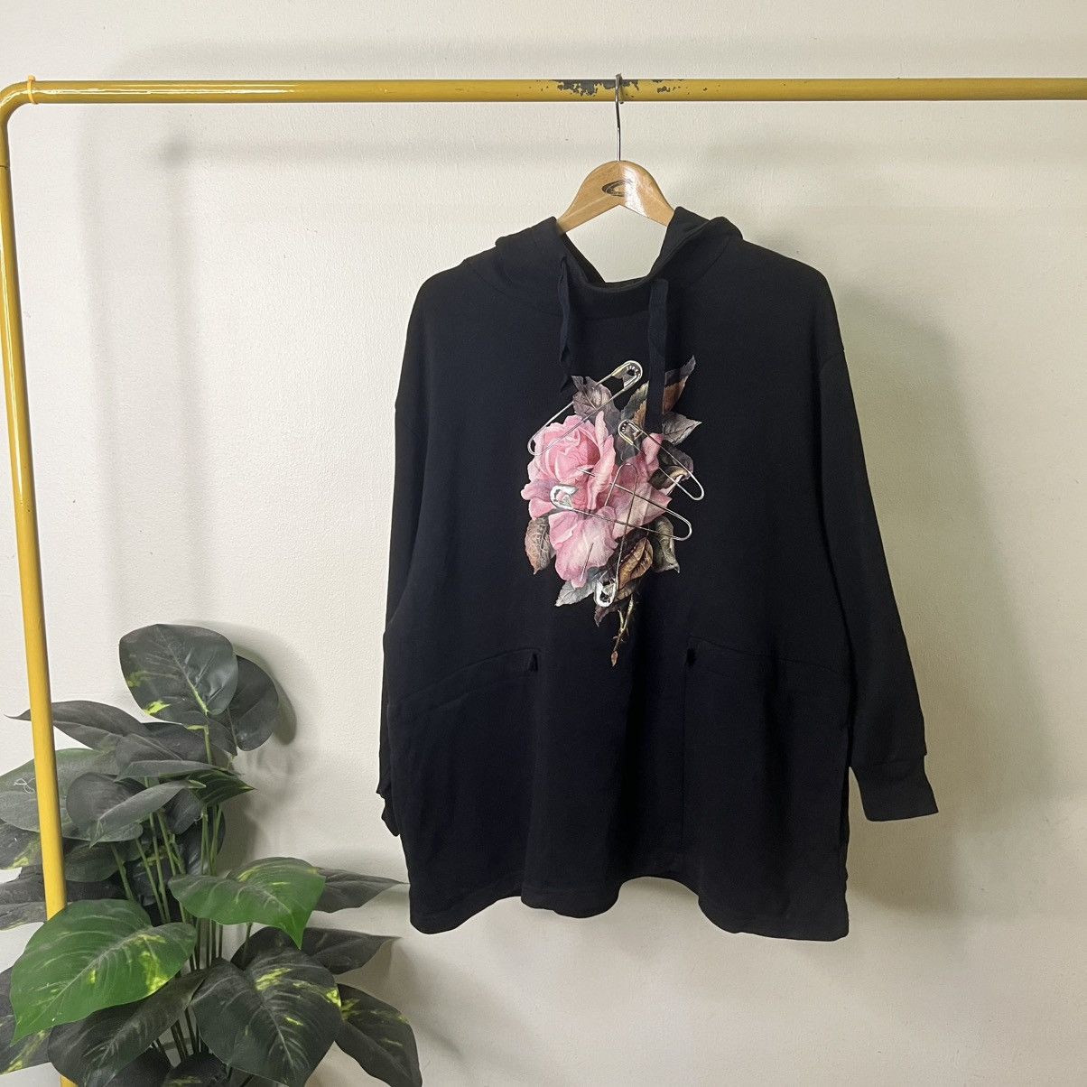 GU × Undercover Undercover X GU Collabration Graphic Pullover Hoodie Size L / US 10 / IT 46 - 2 Thumbnail