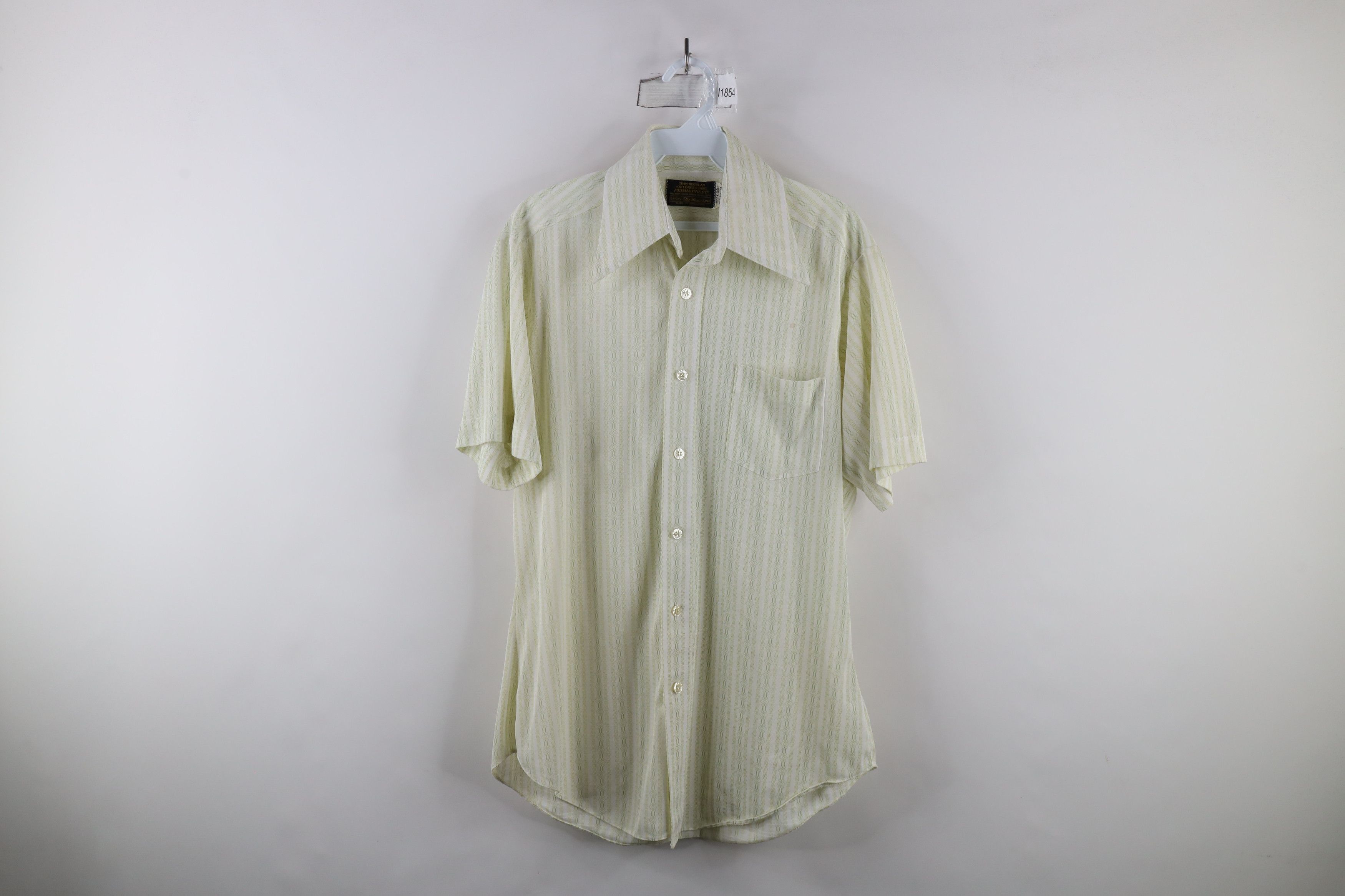 Vintage Vintage 70s Streetwear Knit Short Sleeve Button Shirt Size US L / EU 52-54 / 3 - 1 Thumbnail