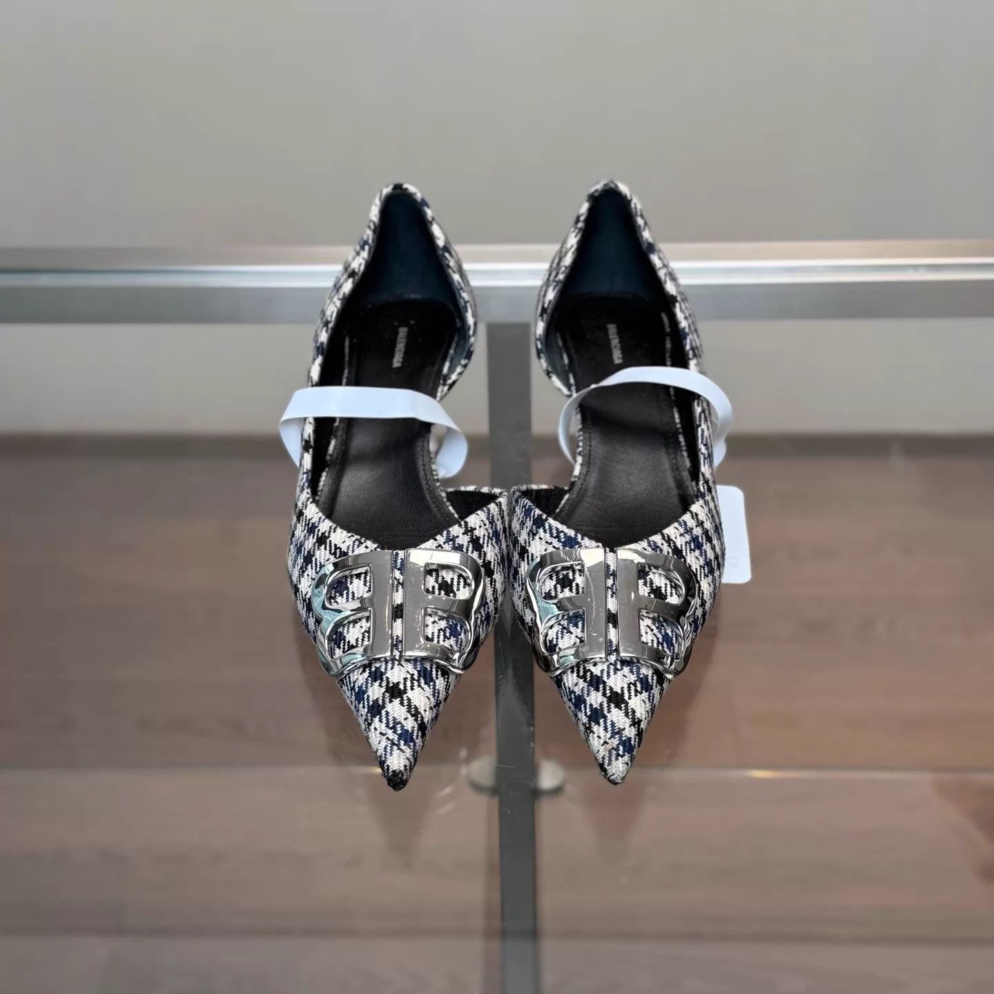 Balenciaga Balenciaga BB Check Pointed Toe High Heels 38 98 Size US 7.5 / IT 37.5 - 5 Thumbnail