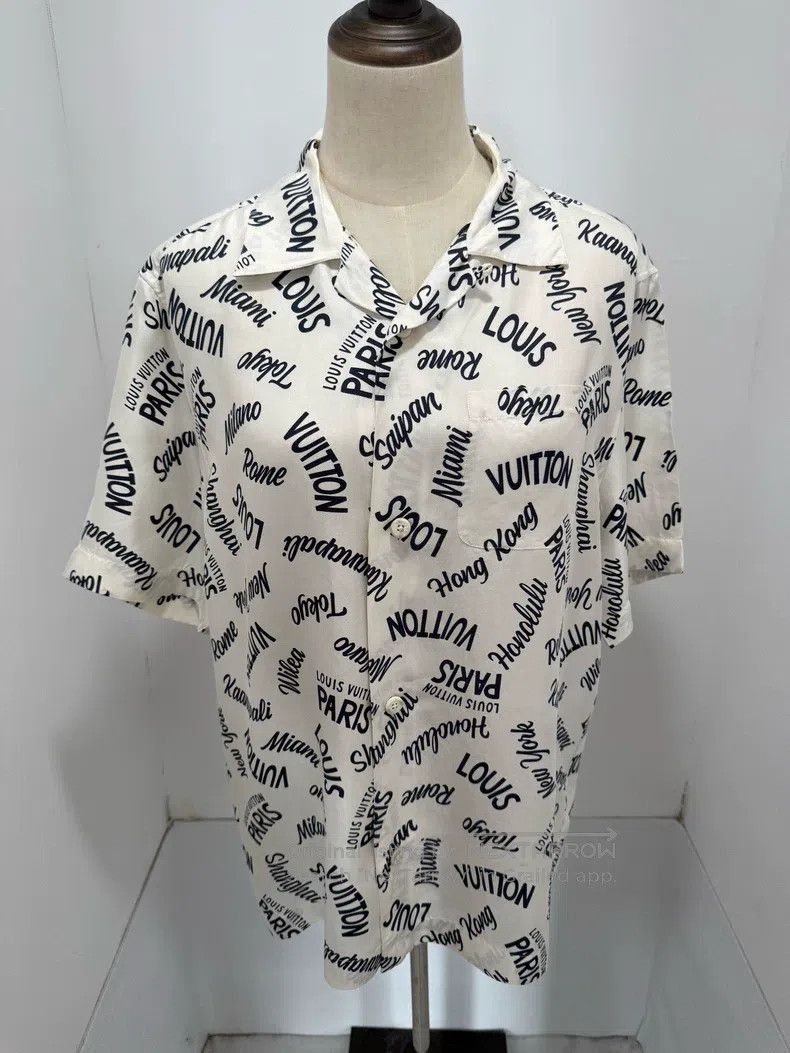 Louis Vuitton Louis Vuitton Bullet screen full of mulberry silk short-sl Size US S / EU 44-46 / 1 - 1 Thumbnail