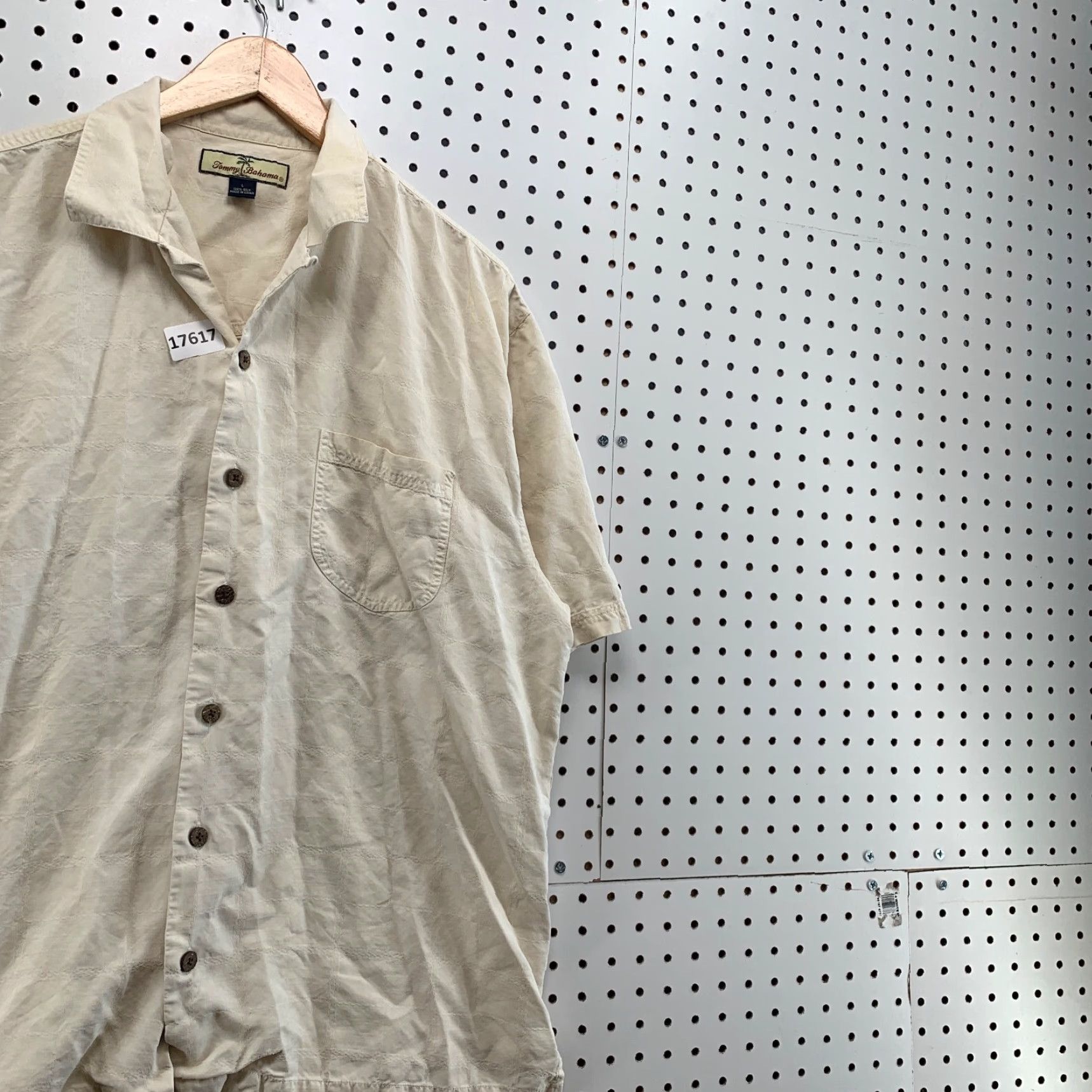 Tommy Bahama Tommy Bahama Button-Up Shirt Adult Large Beige Short Sleeve Silk Check Size US L / EU 52-54 / 3 - 4 Thumbnail