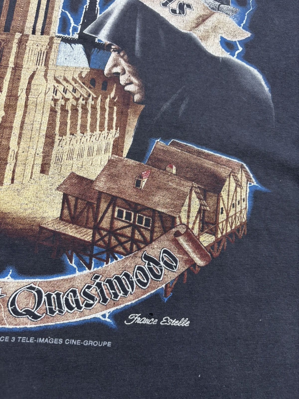Vintage Vintage 1996 Quasimodo Notre Dame De Paris T Shirt Movie Tee Size US XL / EU 56 / 4 - 6 Thumbnail
