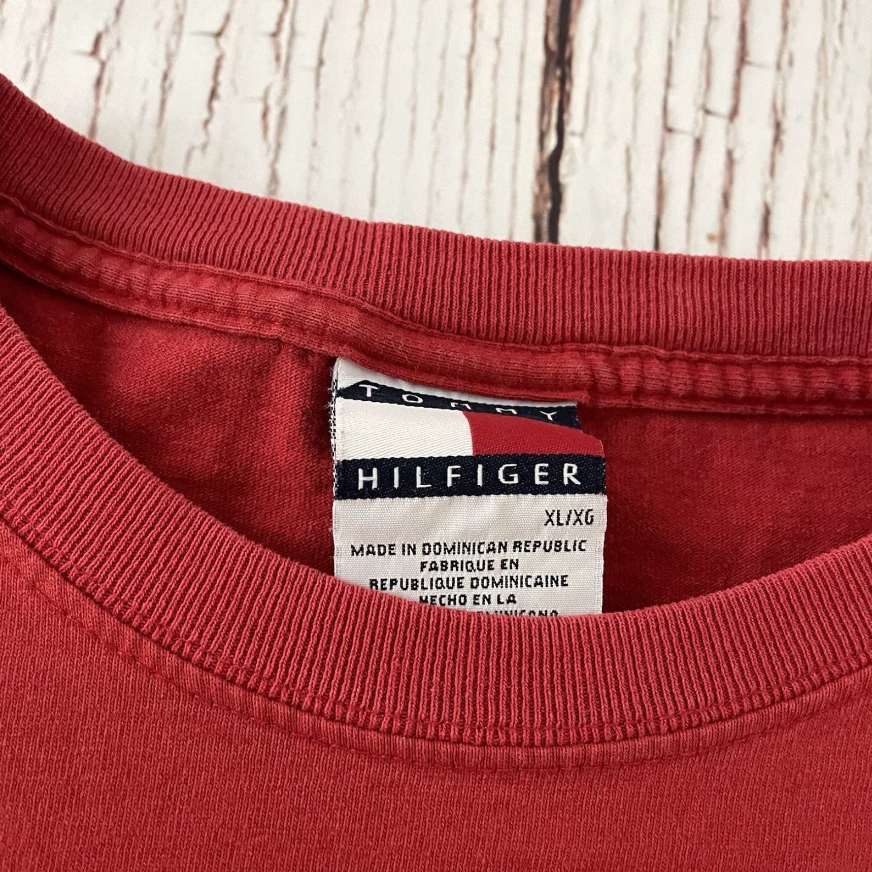 Tommy Hilfiger VINTAGE Tommy Hilfiger T-Shirt Mens XL Red 90s Solid Short Sleeve Shirt Size US XL / EU 56 / 4 - 2 Thumbnail