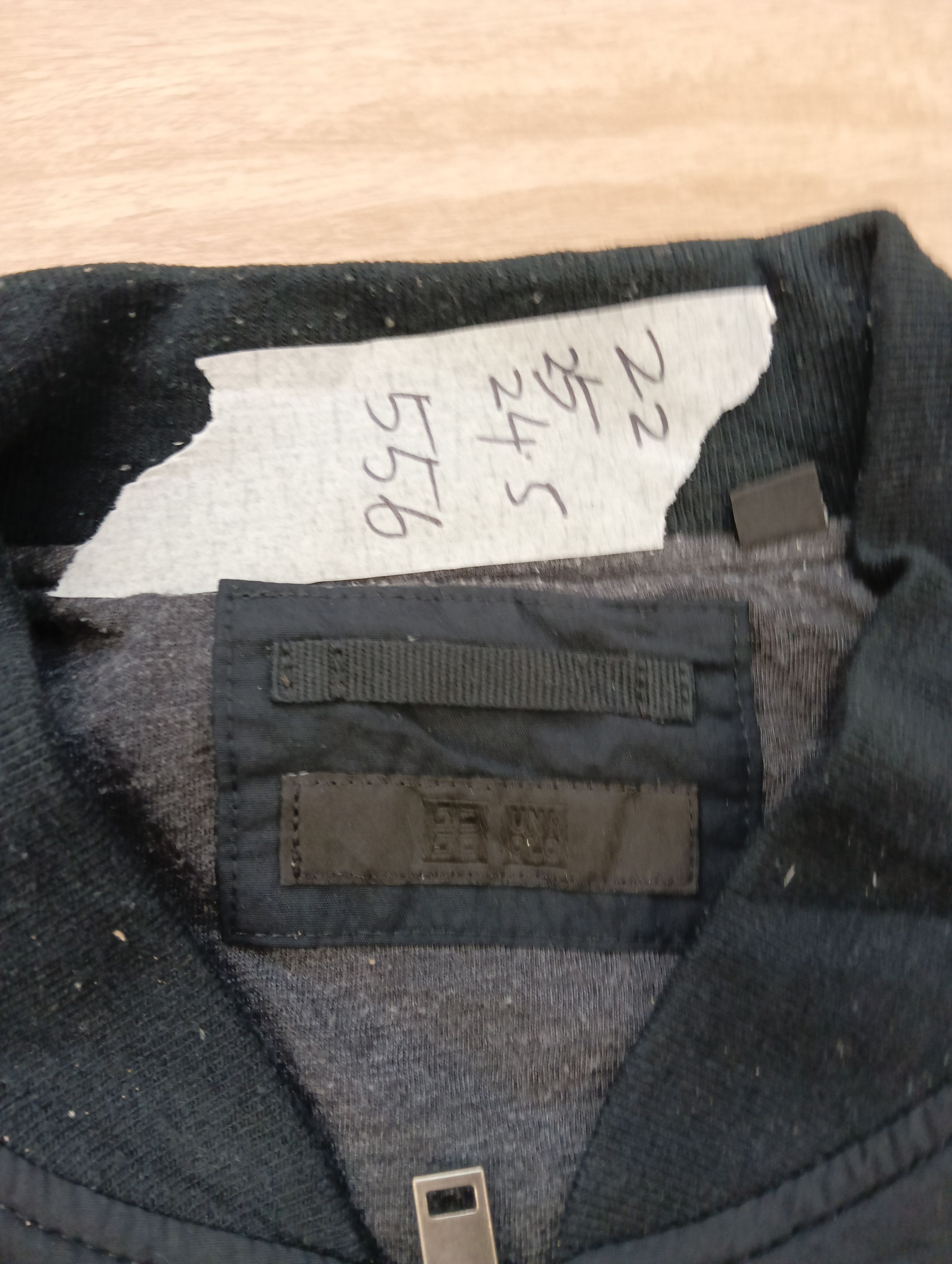 Uniqlo UNIQLO SWEATER BOMBER STYLE L Size US L / EU 52-54 / 3 - 4 Thumbnail