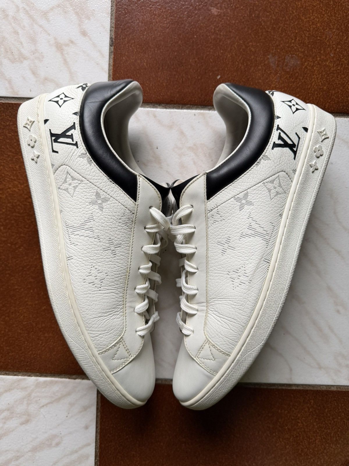 Luxembourg Low Sneakers