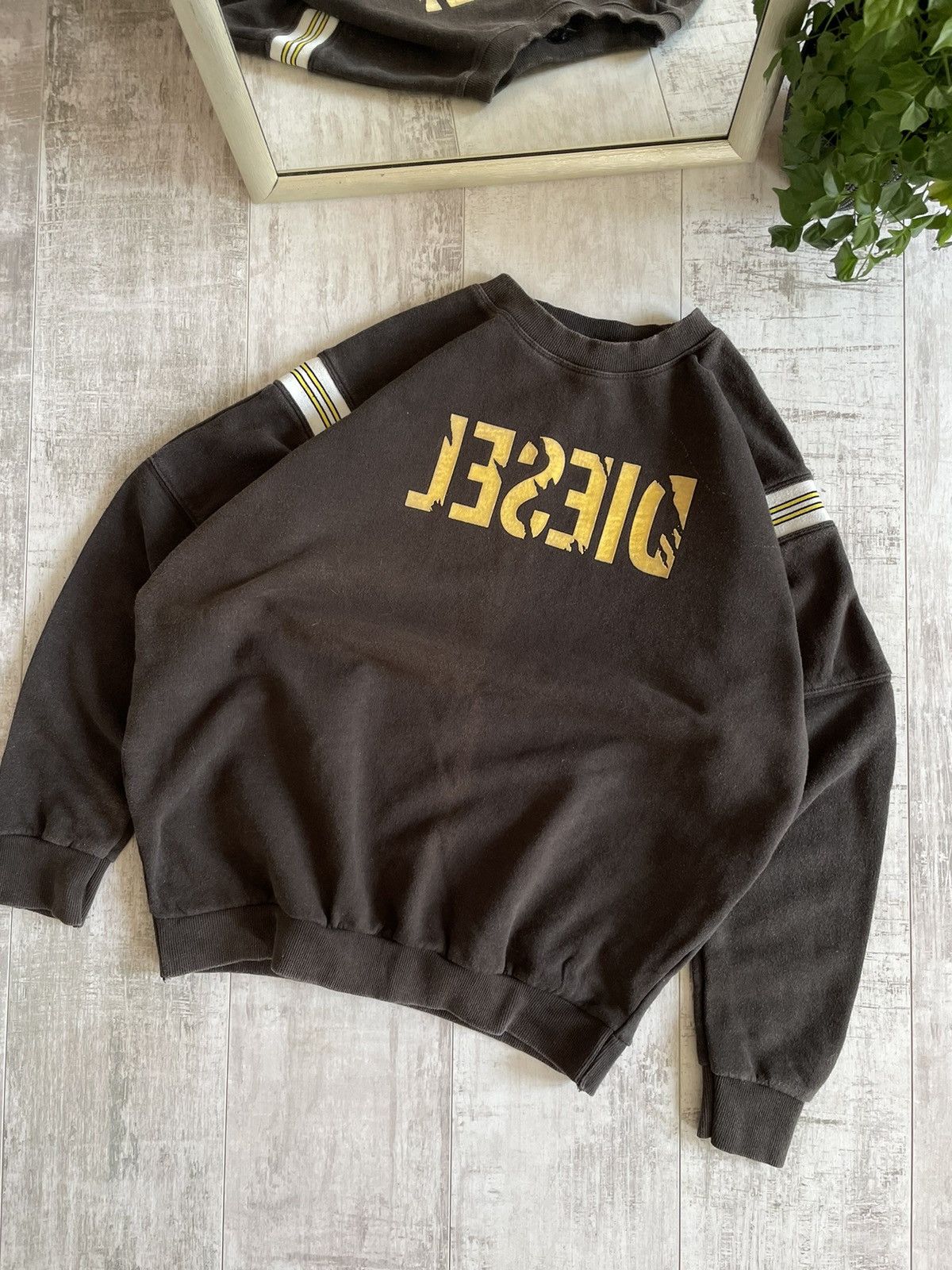Diesel × Vintage Vintage Diesel Y2K Fade Sun Sweatshirt 90’s Velure Logo RARE Size US M / EU 48-50 / 2 - 2 Thumbnail