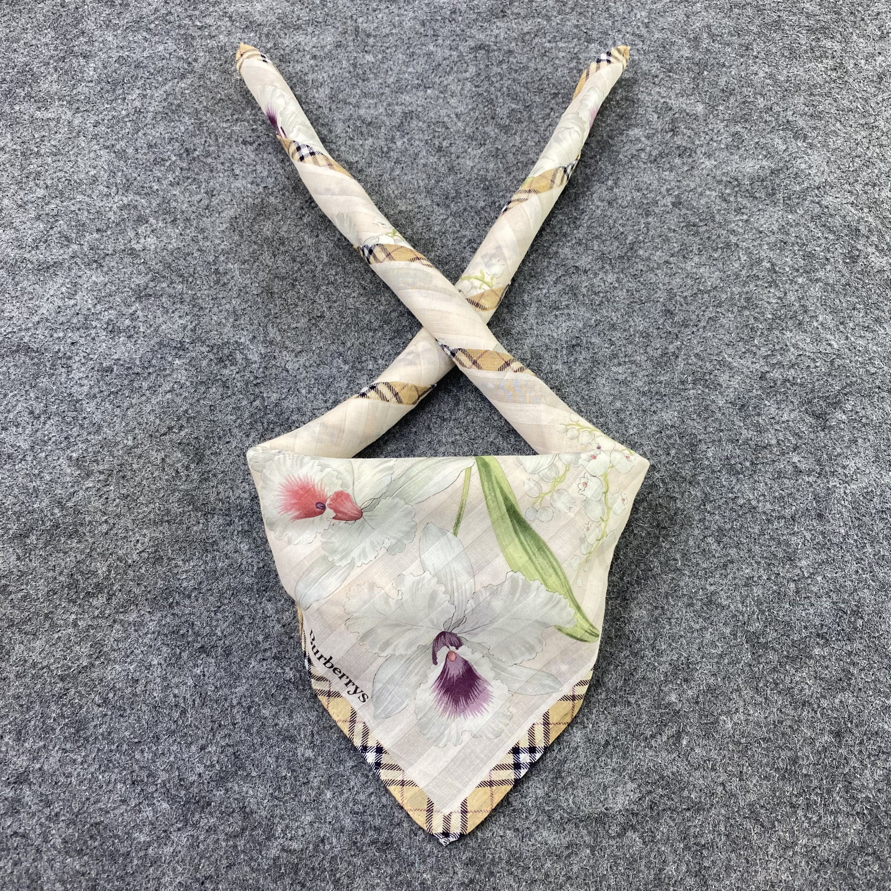 Burberry Burberry Handkerchief Neckerchief Bandana-B1630 Size ONE SIZE - 2 Thumbnail
