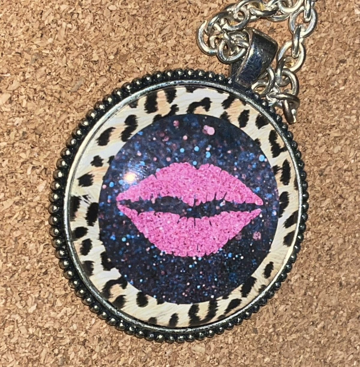 Vintage Plunder Leopard Kiss Atlas Pendant Necklace RARE Size ONE SIZE - 5 Thumbnail