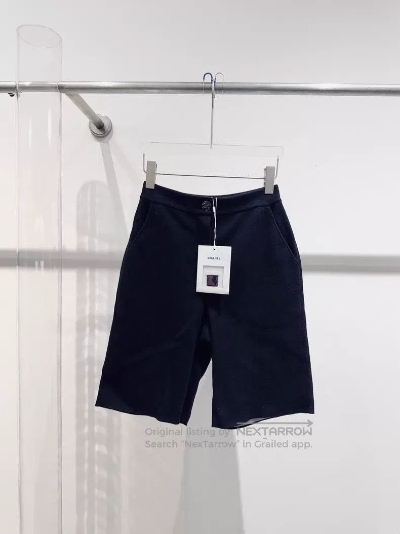 Chanel Chanel 21B black trousers Size 24" / US 00 / IT 34 - 1 Thumbnail