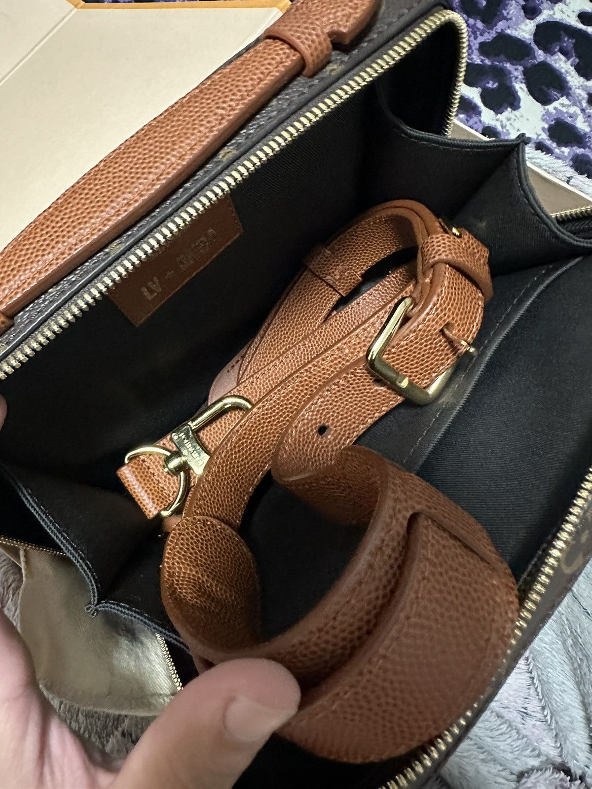 Louis Vuitton × NBA LIMITED LV X NBA "MONOGRAM" LEGACY HANDLE TRUNK Size ONE SIZE - 19 Thumbnail