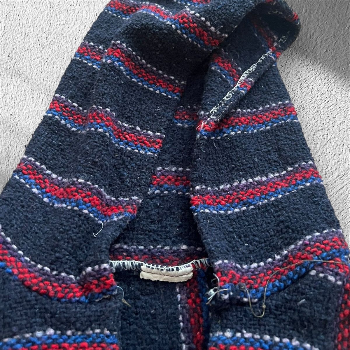 Vintage Vintage Mexican Baja Striped Drug Rug Hoodie Navy Red Large Size US L / EU 52-54 / 3 - 3 Thumbnail