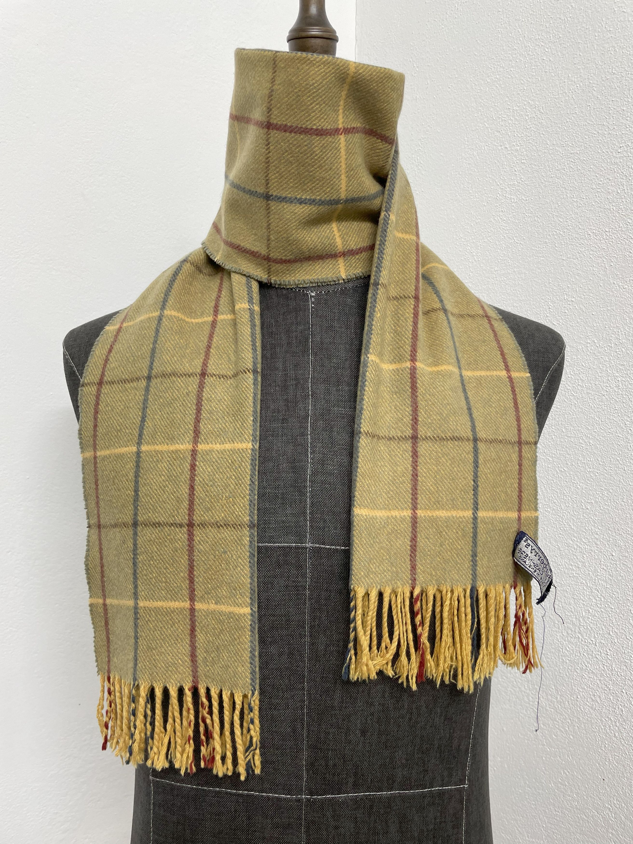 Burberry Burberrys Scarf / Muffler - 6152 Size ONE SIZE - 2 Thumbnail