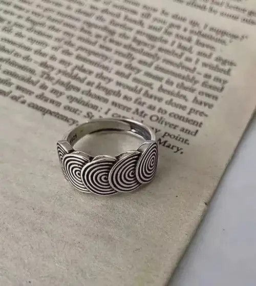 Vintage Abstract Spiral Circle Silver Modern Punk Art Psychedelic Size ONE SIZE - 1 Thumbnail