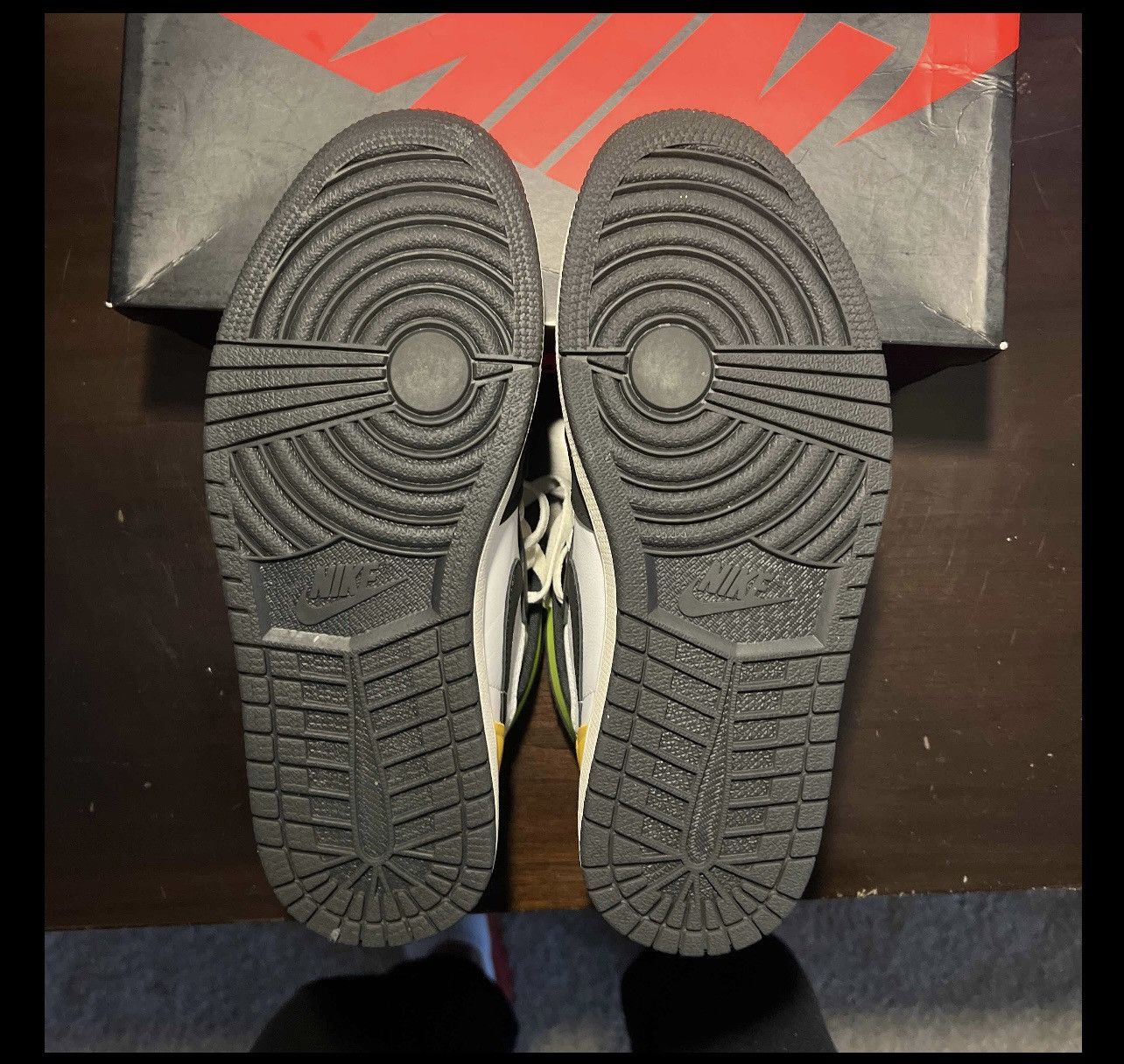 Jordan Brand Jordan 1 volt Size US 8 / EU 41 - 3 Thumbnail