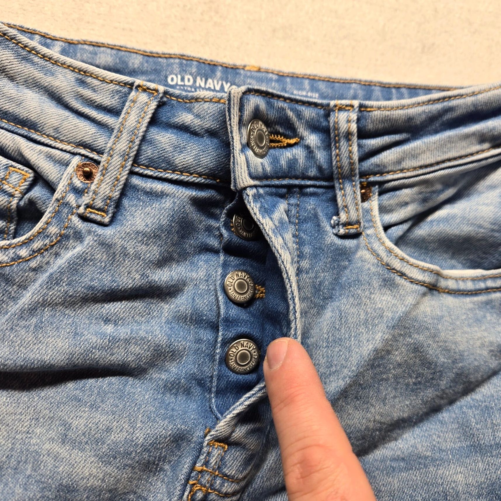 Old Navy VINTAGE Old Navy Jeans Blue Distressed Straight Adult Regular 0 Regular 27in Inseam 5-Pocket Denim Women’s Jeans 2000s? Size 25" / US 0 / IT 36 - 3 Thumbnail