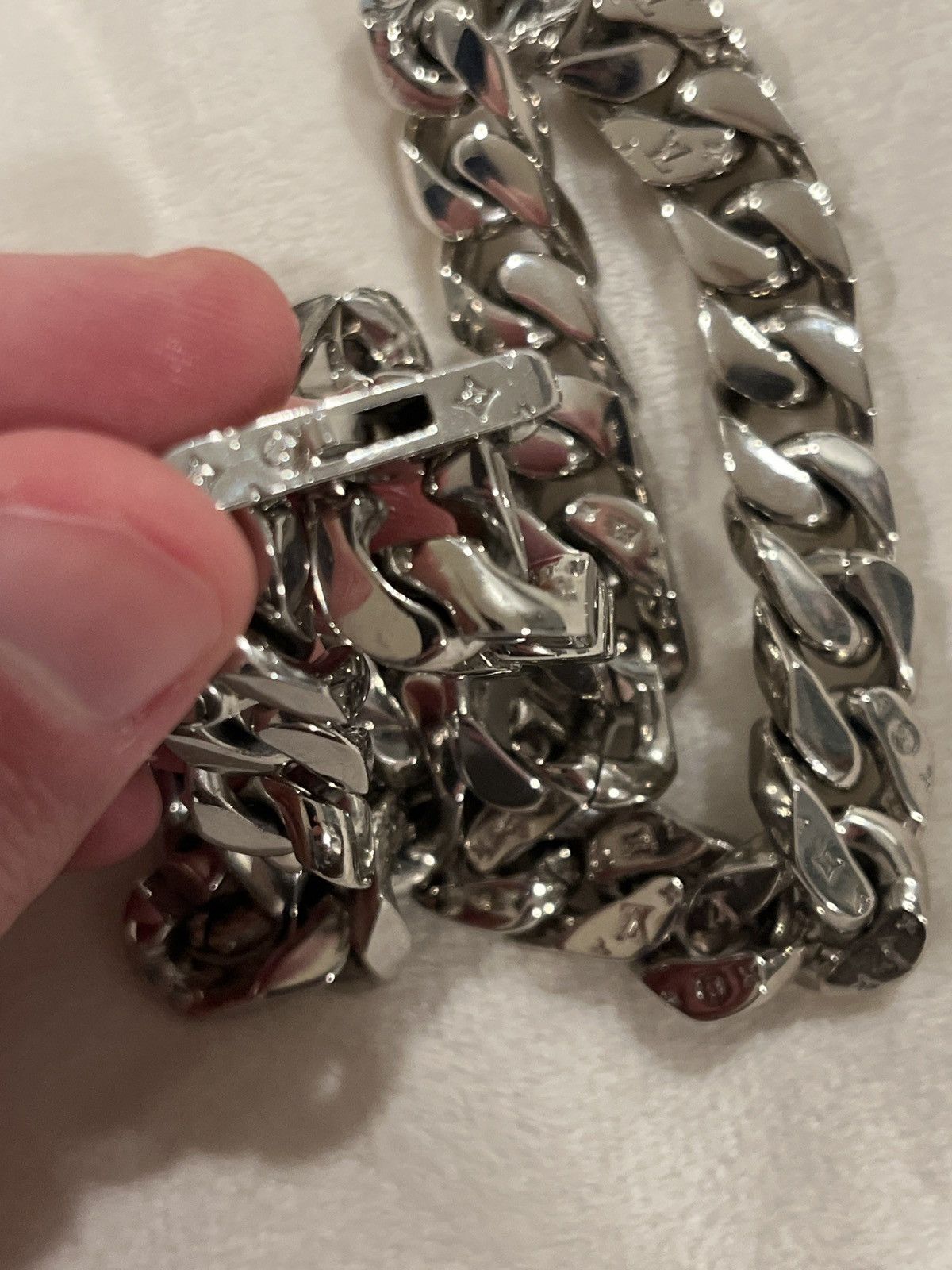 Louis Vuitton LOUIS VUITTON NECKLACE CHAIN MONOGRAM SILVER LV LOGO M69987 Size ONE SIZE - 3 Thumbnail