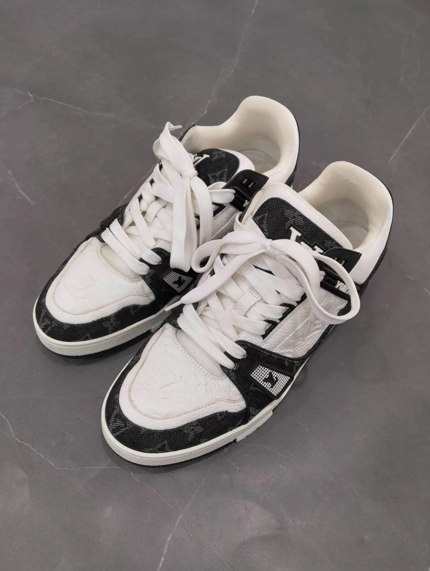 Louis Vuitton Louis Vuitton Trainer Panda Men's 41.5 Size US 8.5 / EU 41-42 - 1 Thumbnail