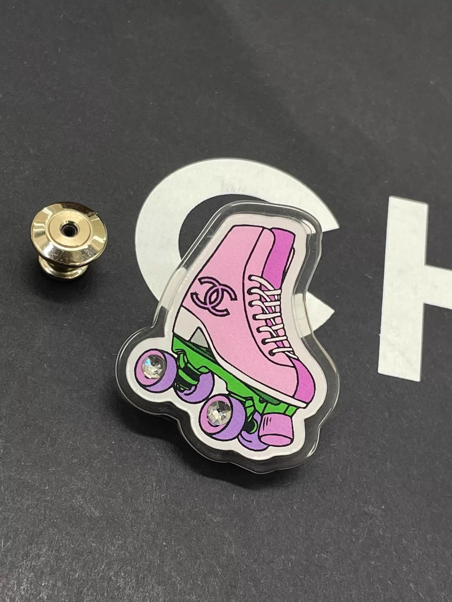 Chanel Chanel 24C Pink Skate Acrylic Brooch Size ONE SIZE - 4 Thumbnail