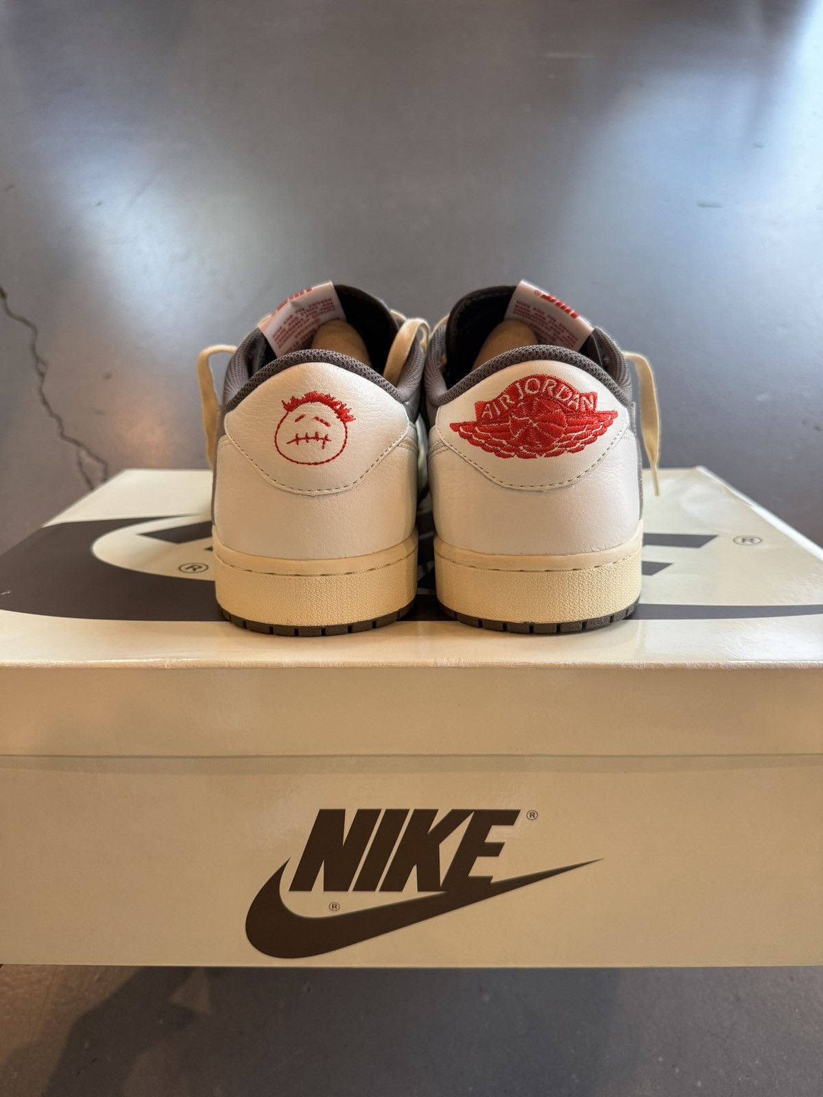 Nike Travis Scott Air Jordan 1 Low Reverse Mocha size 13 Size US 13 / EU 46 - 4 Thumbnail