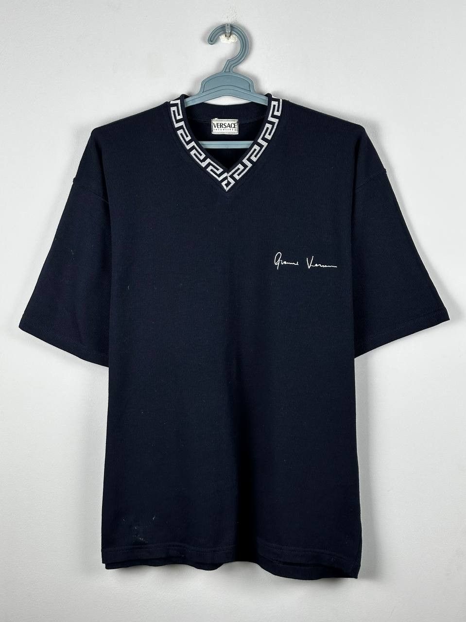 Versace Vintage Versace Oversized Navy T-shirt Size US XL / EU 56 / 4 - 2 Thumbnail