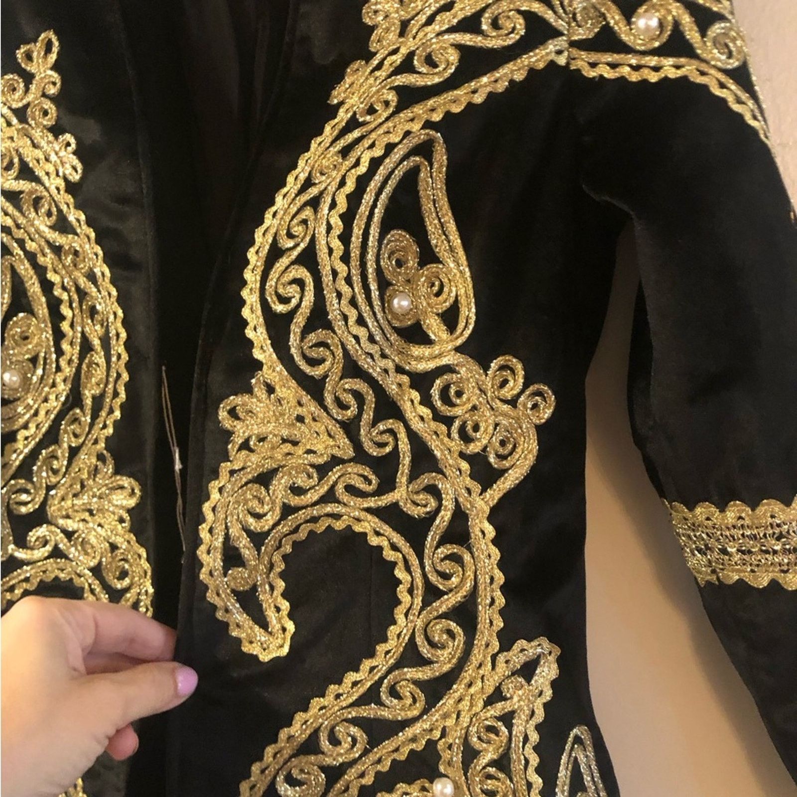 Other Gold embroidered velvet jacket. Size small/medium Size S / US 4 / IT 40 - 10 Thumbnail