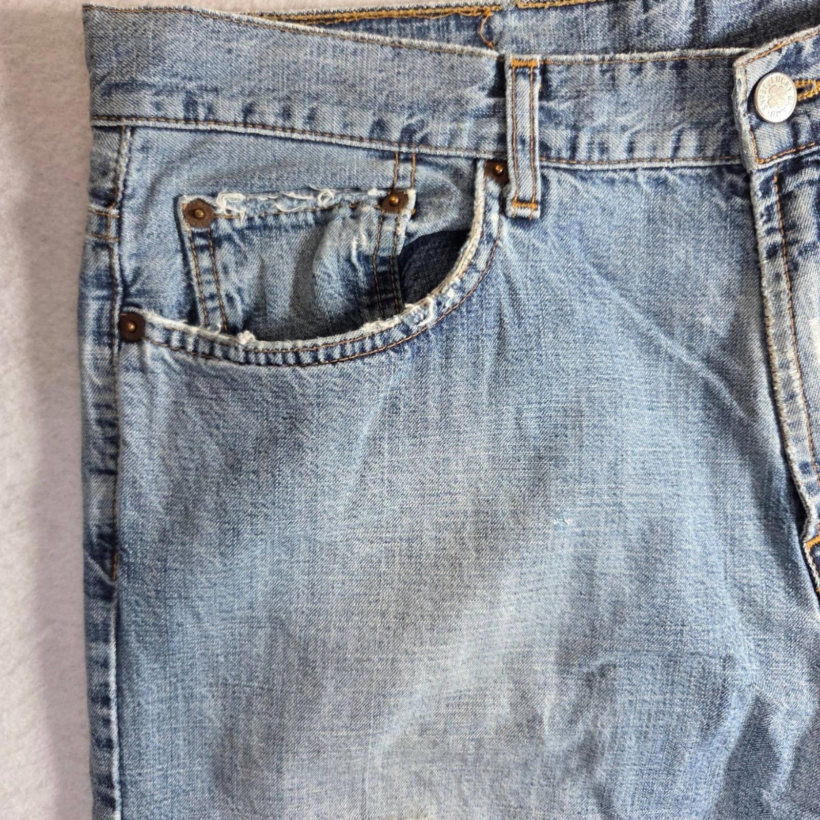 Lucky Brand Vtg Lucky Brand Jeans Mens 34 Light Blue Denim Distressed Size US 34 / EU 50 - 6 Thumbnail