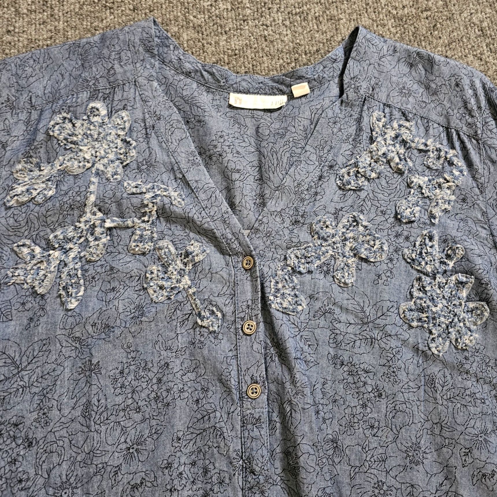 J. Jill J Jill Top Womens Medium Blue Denim Chambray Floral Embroidered Western Blouse Shirt Mens? Size M / US 6-8 / IT 42-44 - 2 Thumbnail