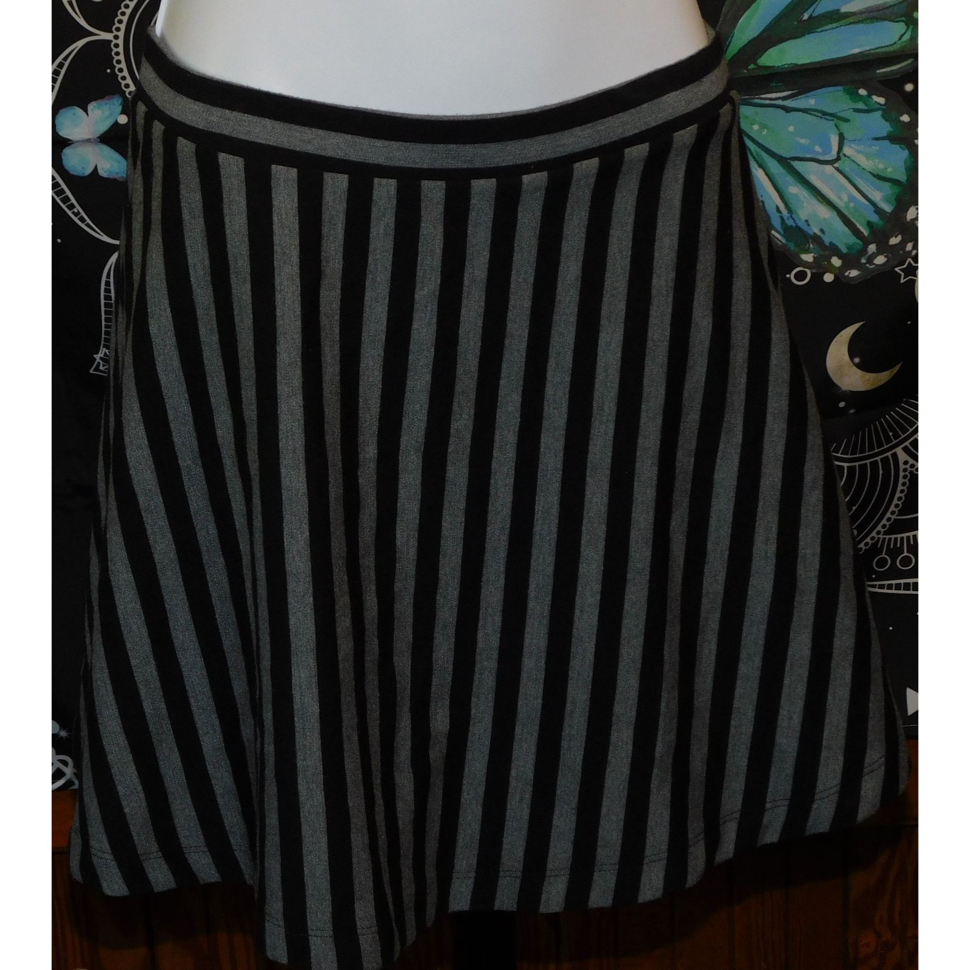 Forever 21 Forever 21 Gothic Black And GreyStriped Skater Skirt Size 28" / US 6 / IT 42 - 3 Thumbnail