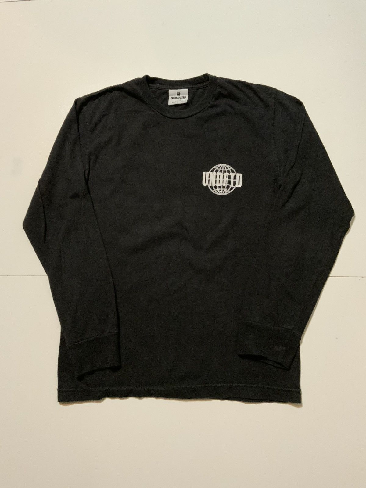 Undefeated UNDFTD Undefeated Racing Club Globe Black Crewneck T-Shirt Size US S / EU 44-46 / 1 - 1 Thumbnail