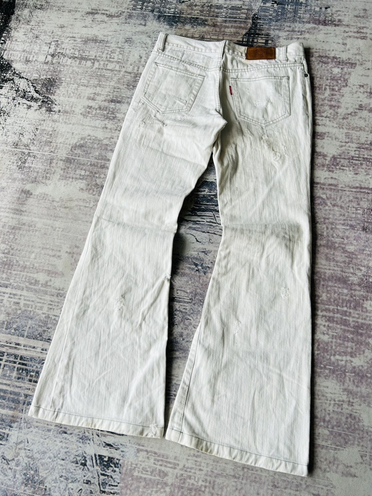 Tornado Mart Tornado Mart Super Flared Distressed Jeans Size US 31 - 4 Thumbnail