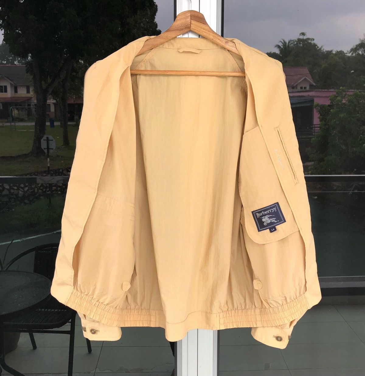 Burberry Vintage Burberrys Embroidered Logo Light Zipper Jacket Size US M / EU 48-50 / 2 - 13 Thumbnail