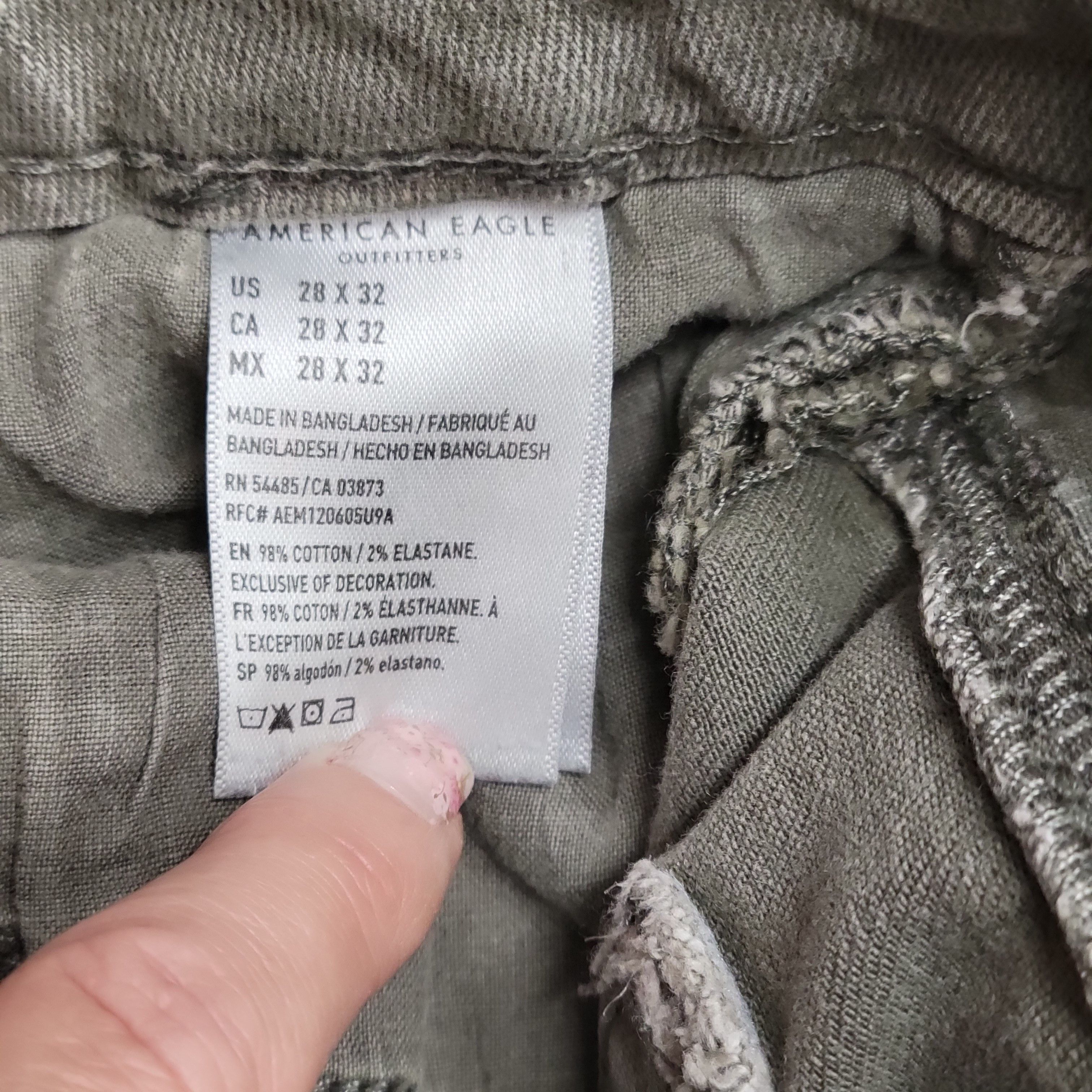American Eagle Outfitters American Eagle Athletic Skinny Ripped Torn Khaki Jeans Size 28" / US 6 / IT 42 - 10 Thumbnail