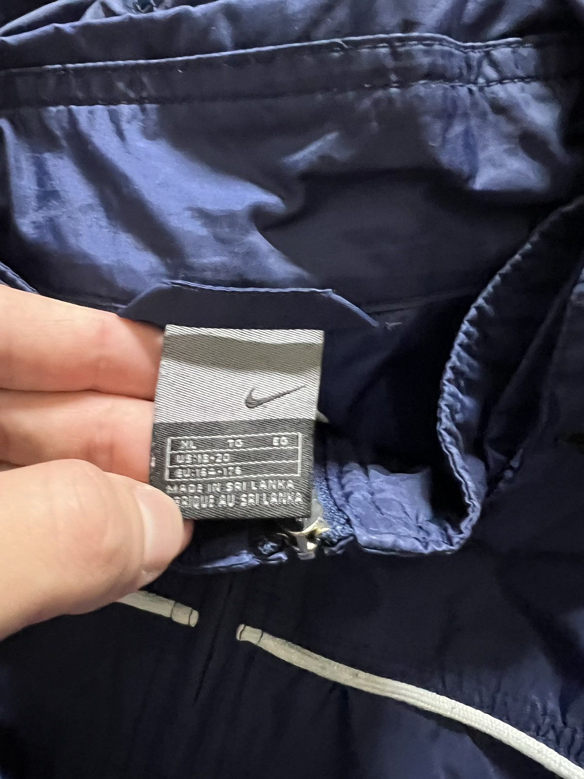 Vintage Vintage Y2K Nike Nylon Mini Logo Jacket 00’s Size US M / EU 48-50 / 2 - 9 Thumbnail
