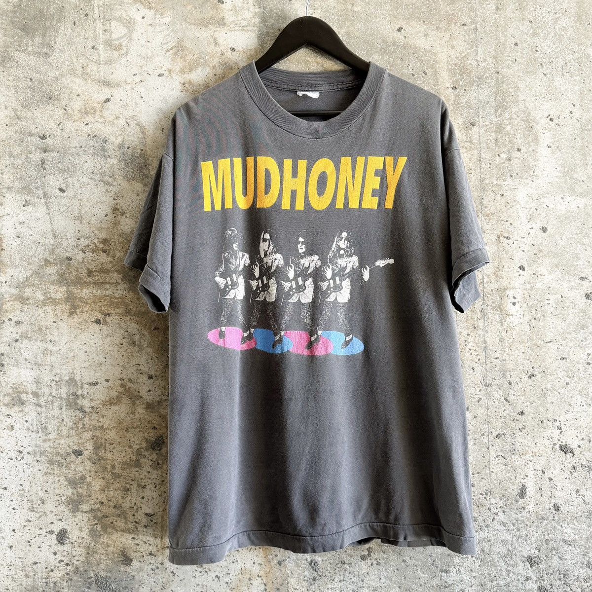 Band Tees Vintage 90s THRASHED Mudhoney European Tour T Shirt Size US XL / EU 56 / 4 - 1 Thumbnail