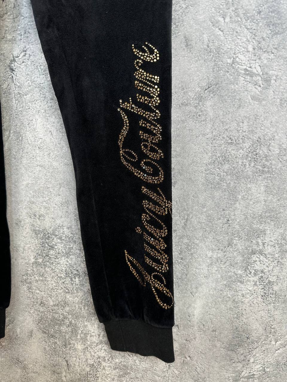 Juicy Couture Juicy Couture Velour Track Pants Y2K Rhinestone Logo Joggers Size 27" / US 4 / IT 40 - 7 Thumbnail