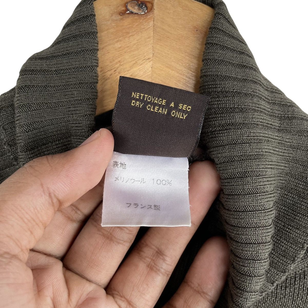 Louis Vuitton Y2K Louis Vuitton Embossed Wool Turtle Neck Size US M / EU 48-50 / 2 - 4 Thumbnail