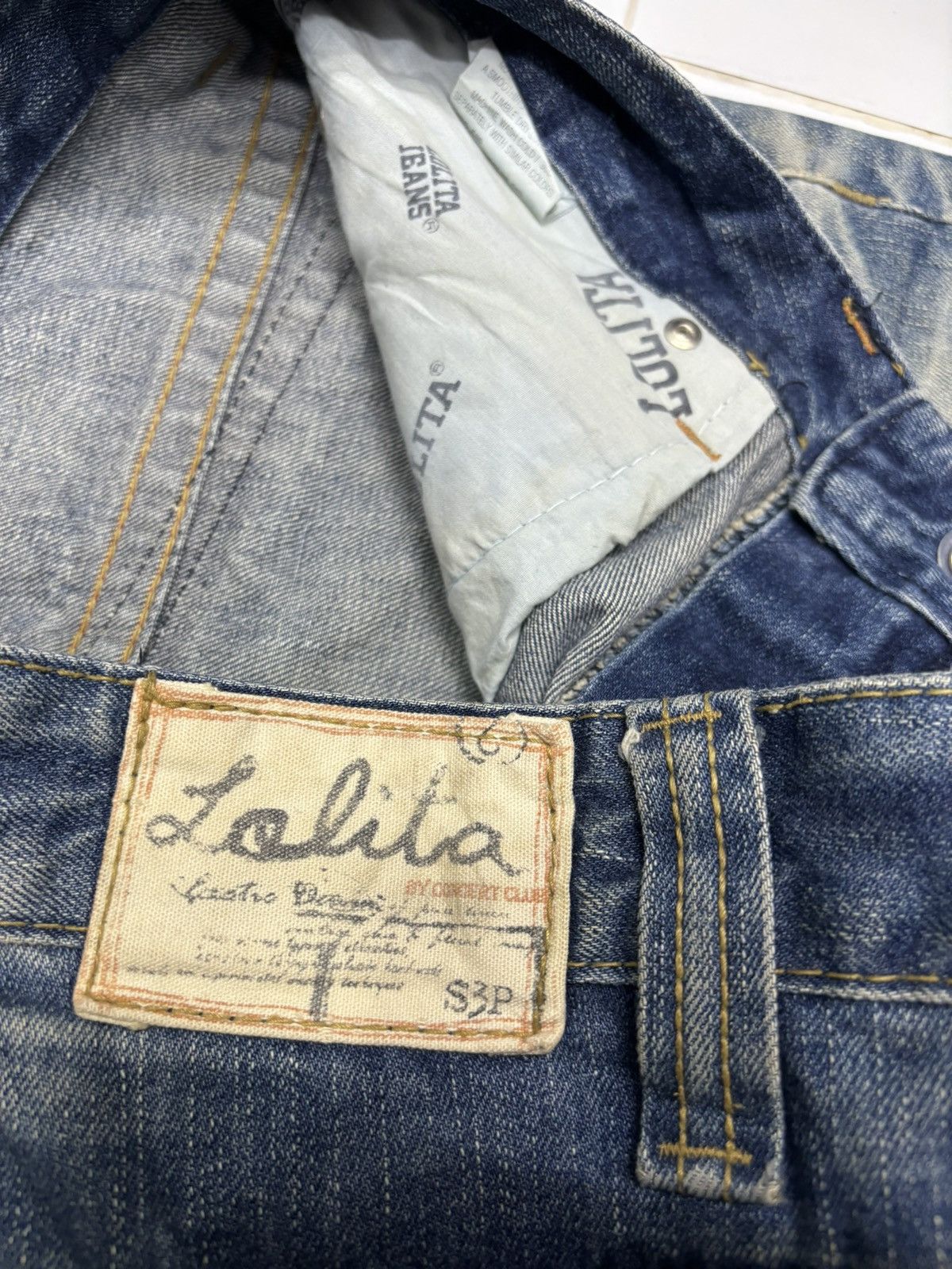 Japanese Brand × Tornado Mart Baggy Jeans Cropped Lolita Yoshitomo Nara Distressed Denim Size US 35 - 9 Thumbnail