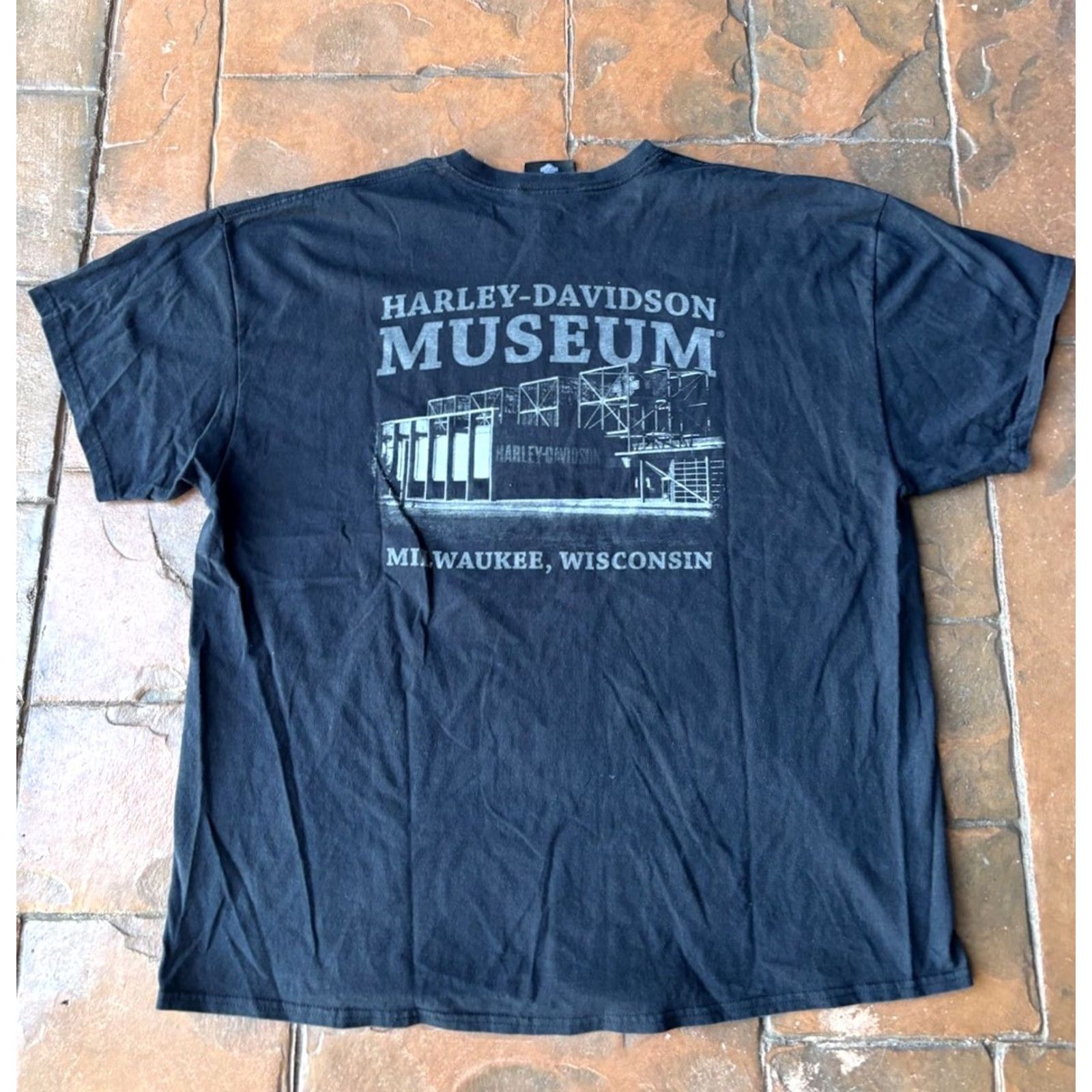 Harley Davidson VINTAGE Harley-Davidson Museum Skull T-Shirt 2XL Men Black Cotton Knit Crew Neck Short Sleeve Graphic Print Embroidered Logo Biker Grunge Size US XXL / EU 58 / 5 - 4 Thumbnail