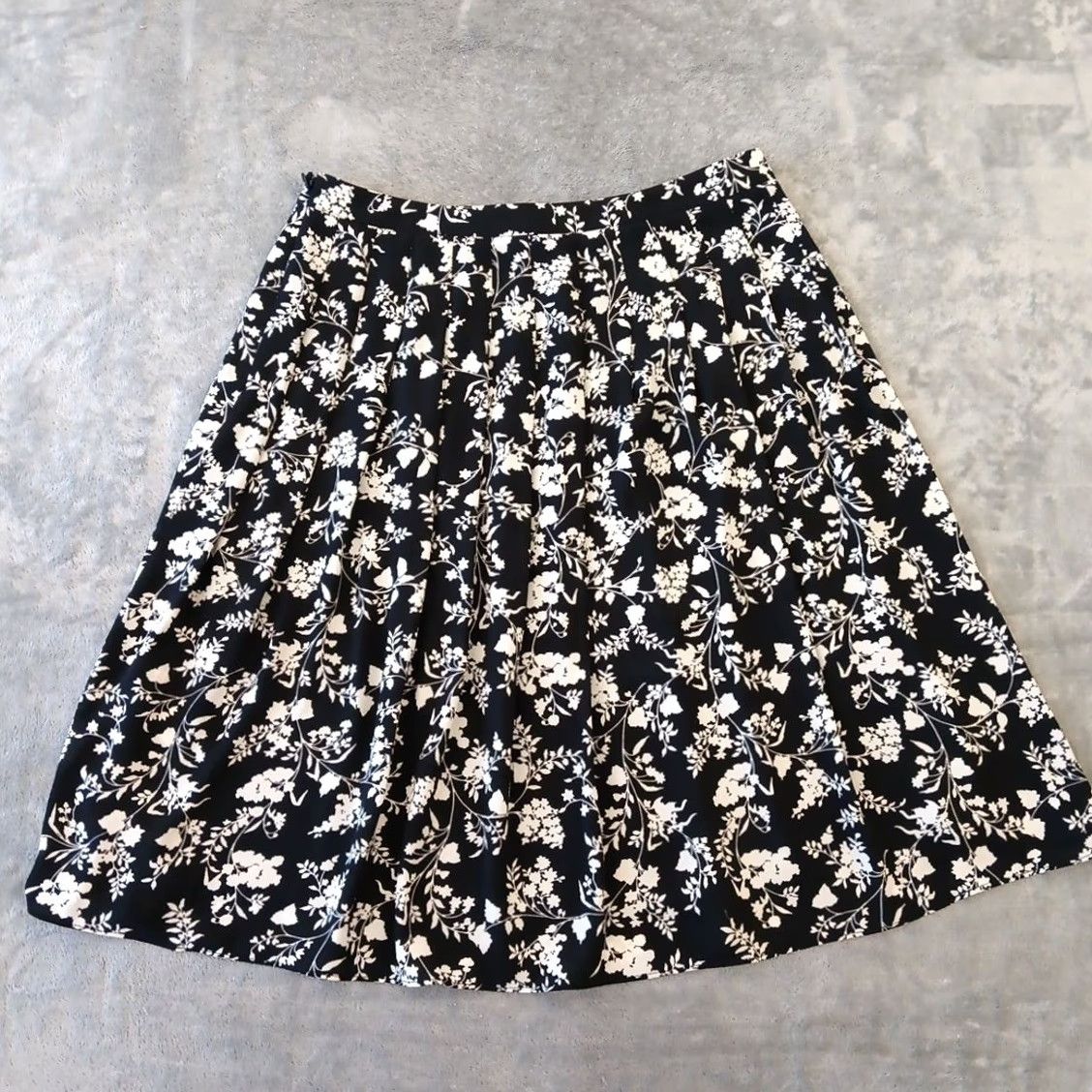 Talbots Talbots Skirt A-Line Midi Black Floral Lined 10 Womens Zip Polyester Spandex Flagship Regular Vintage: No Size 32" / US 10 / IT 46 - 4 Thumbnail