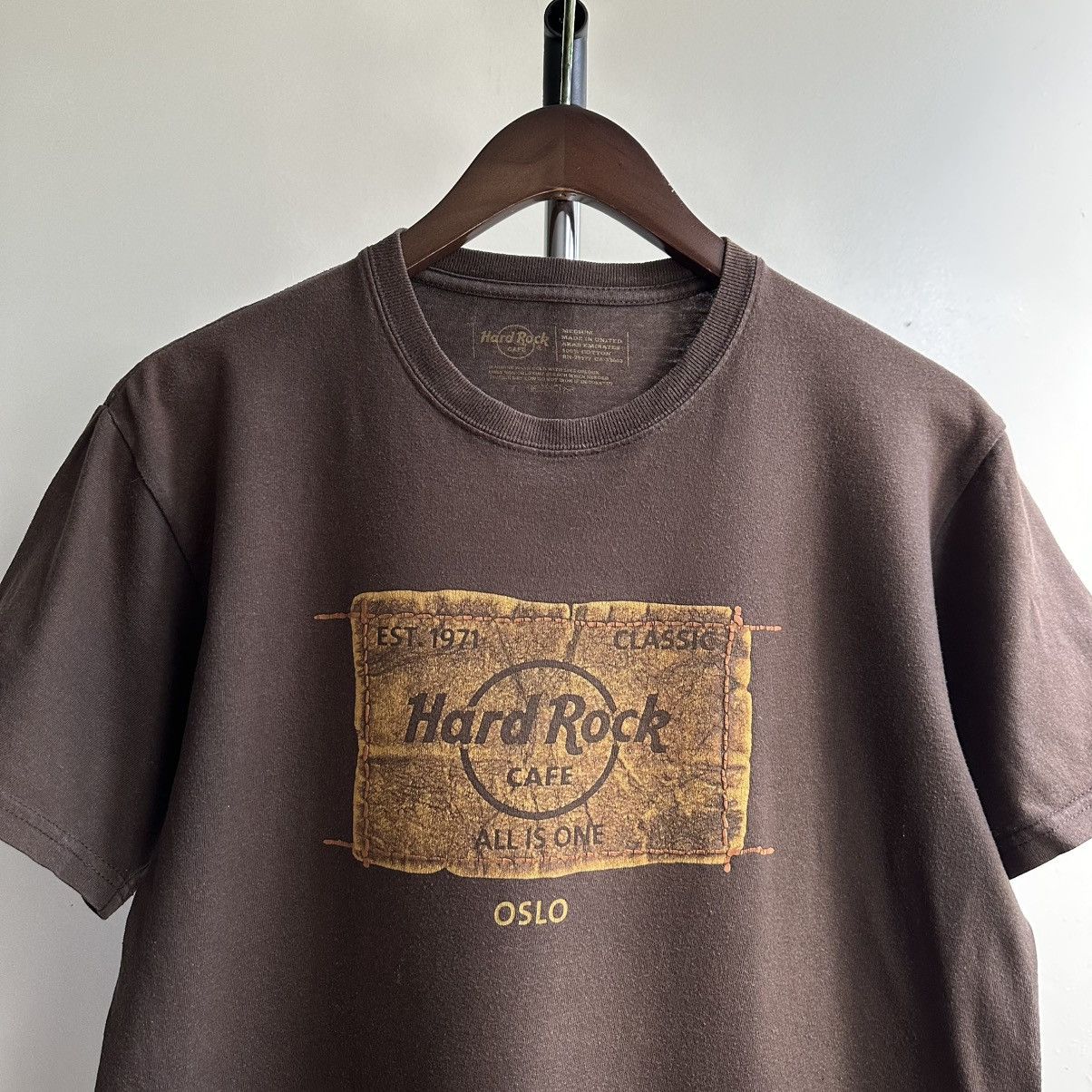 Hard Rock Cafe Vintage Hard Rock Cafe Oslo Logo Brown Tee Size US M / EU 48-50 / 2 - 2 Thumbnail