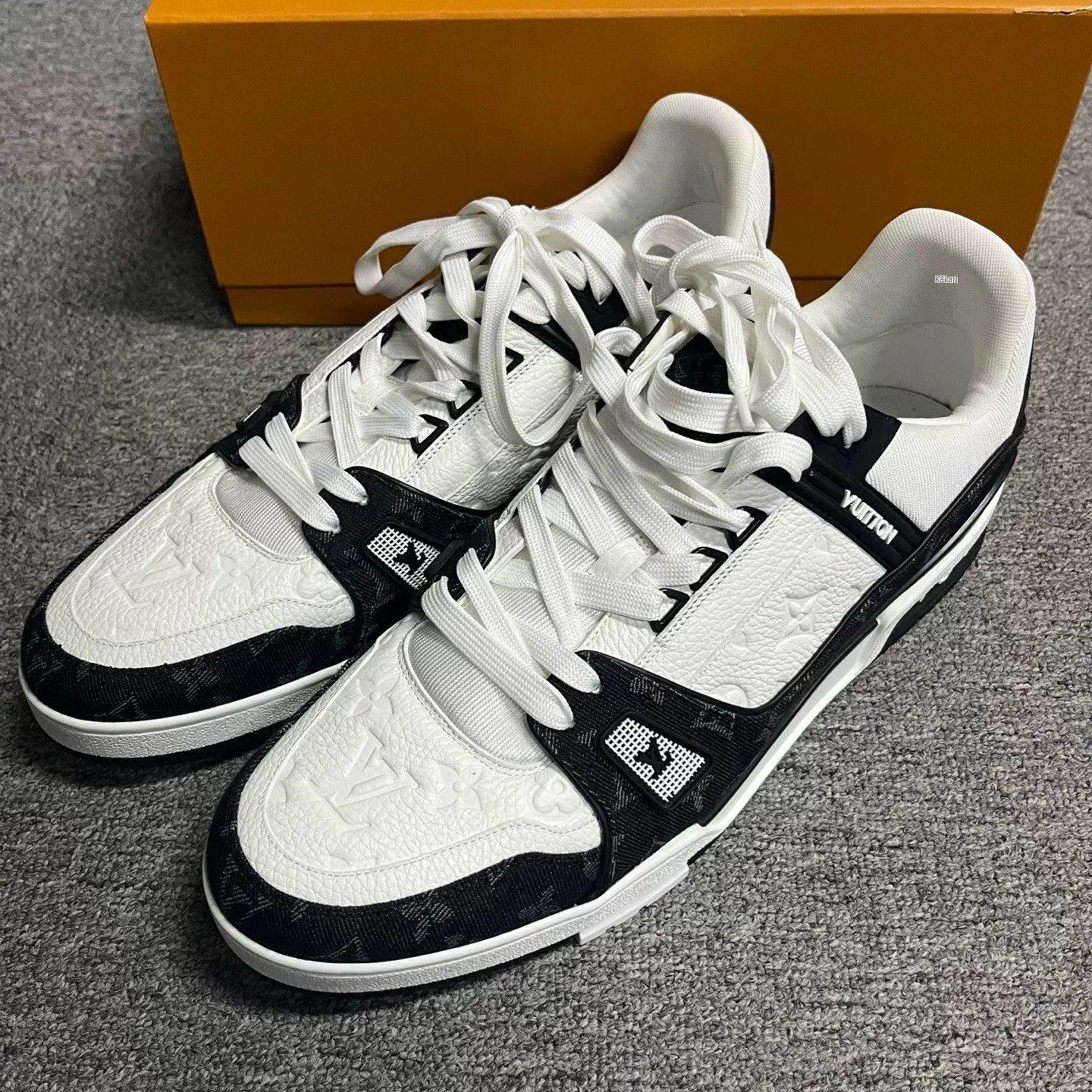 Louis Vuitton Louis Vuitton Panda Embossed Low-Top Sneakers Size US 13 / EU 46 - 2 Thumbnail
