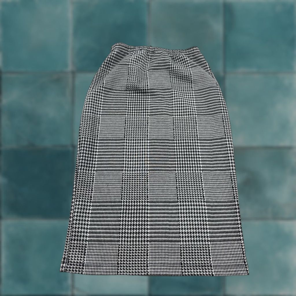 Vintage Olivia Rae New York Skirt Women’s S Small Black White Houndstooth Pencil Stretch Casual Party/Cocktail Travel Business 90s American Womens Size 28" / US 6 / IT 42 - 1 Thumbnail
