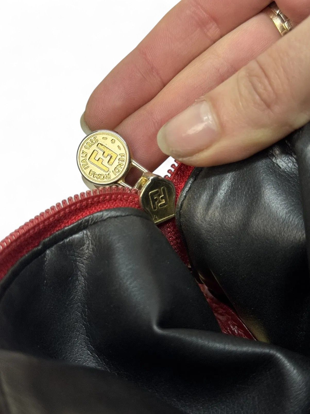 Fendi Fendi Vintage Black Leather Shoulder Bag Classic Luxury Size ONE SIZE - 15 Thumbnail